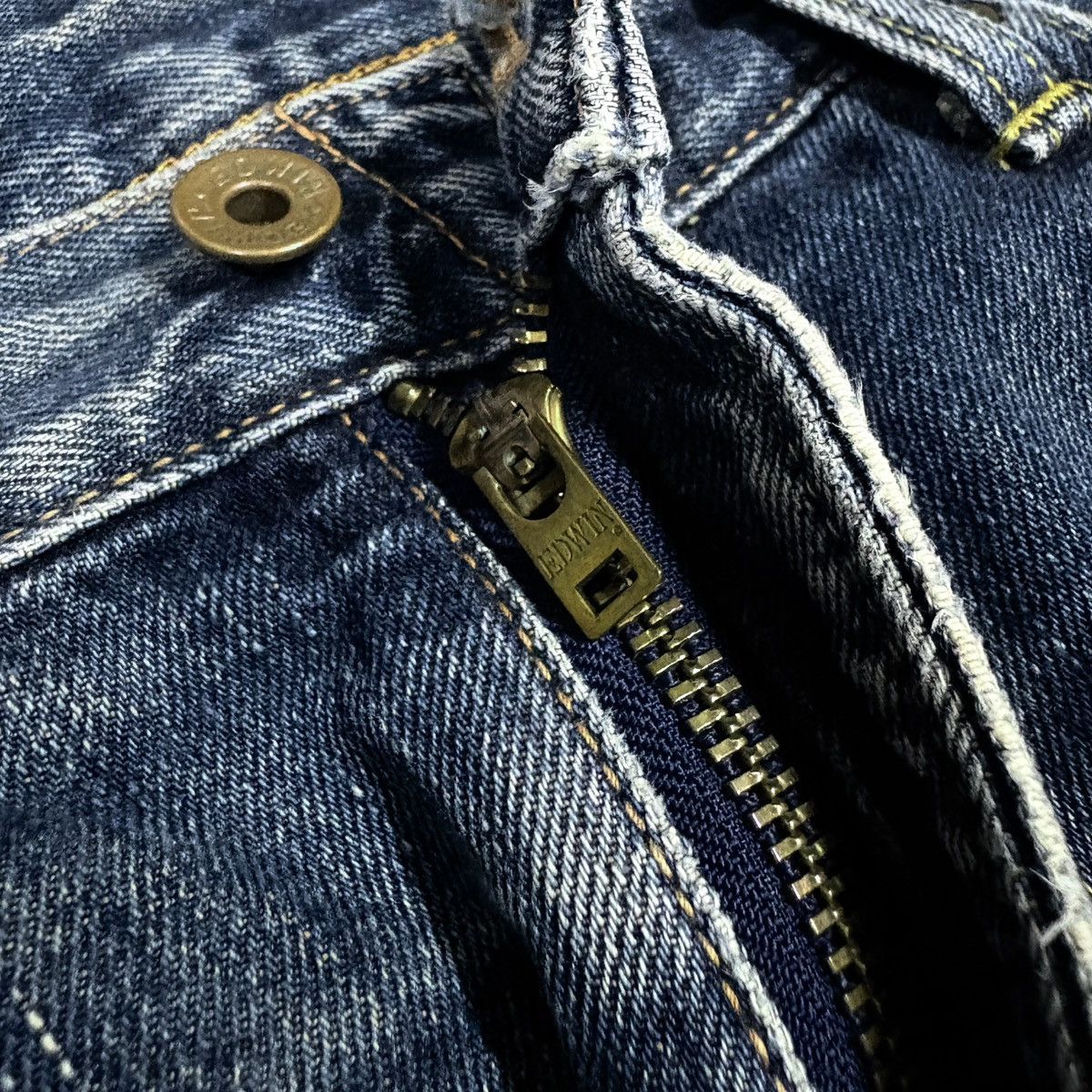 Edwin RARE 90s EDWIN 505XX DISTRESSED SELVEDGE REDLINE DENIM JEANS Size US 34 / EU 50 - 9 Thumbnail