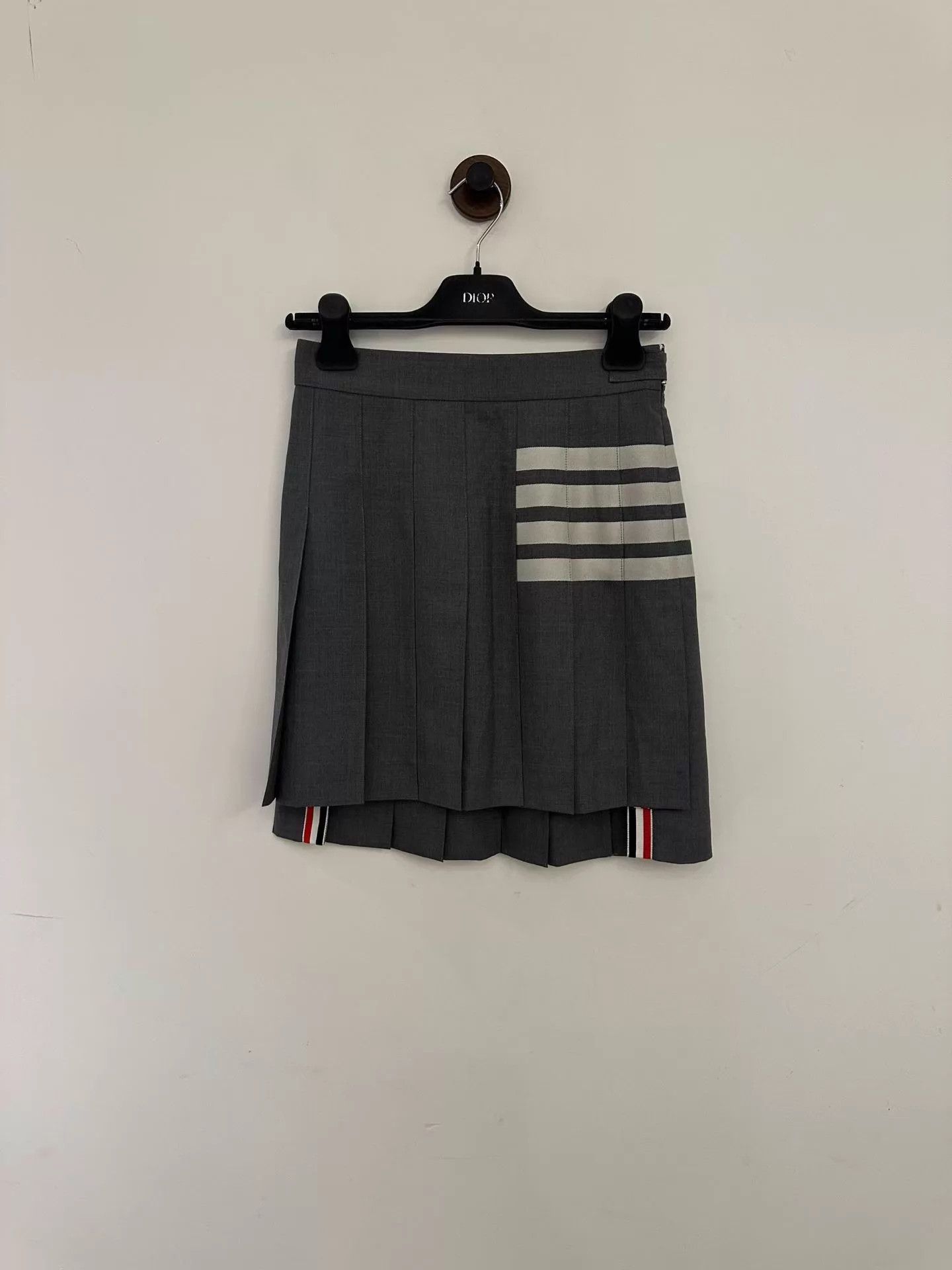 Thom Browne Thom Browne Gray Pleated Skirt 36 Like New Size 25" / US 0 / IT 36 - 1 Thumbnail