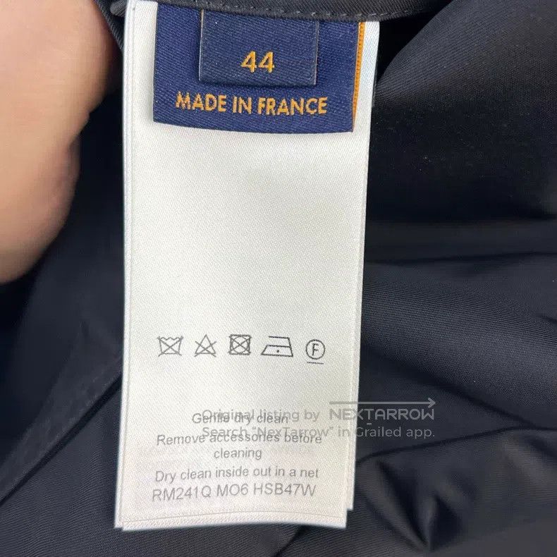 Louis Vuitton Louis Vuitton Solid leather logo zip-up hooded long-sleeve Size US S / EU 44-46 / 1 - 5 Thumbnail