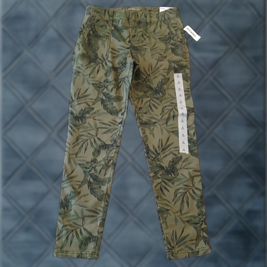 Old Navy Old Navy Pixie Pants Womens Size 4 Green Floral Cotton Blend Pockets Ankle Skinny Casual Regular 27 in Inseam Size 27" / US 4 / IT 40 - 1 Thumbnail
