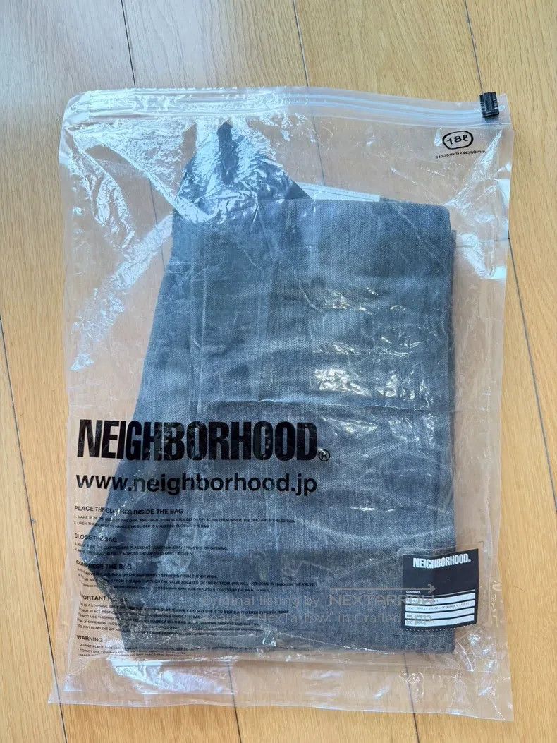 Neighborhood Neighborhood size L Jeans Size US 27 - 6 Thumbnail