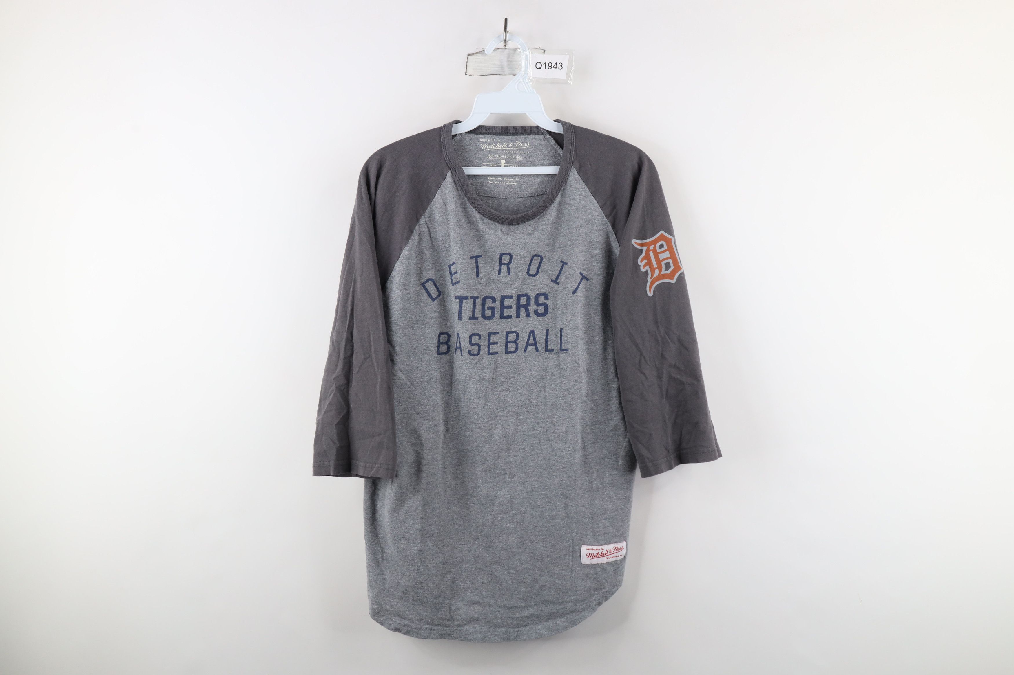 Mitchell & Ness Mitchell & Ness Tigers Baseball 3/4 Sleeve Raglan T-Shirt Size US L / EU 52-54 / 3 - 1 Thumbnail