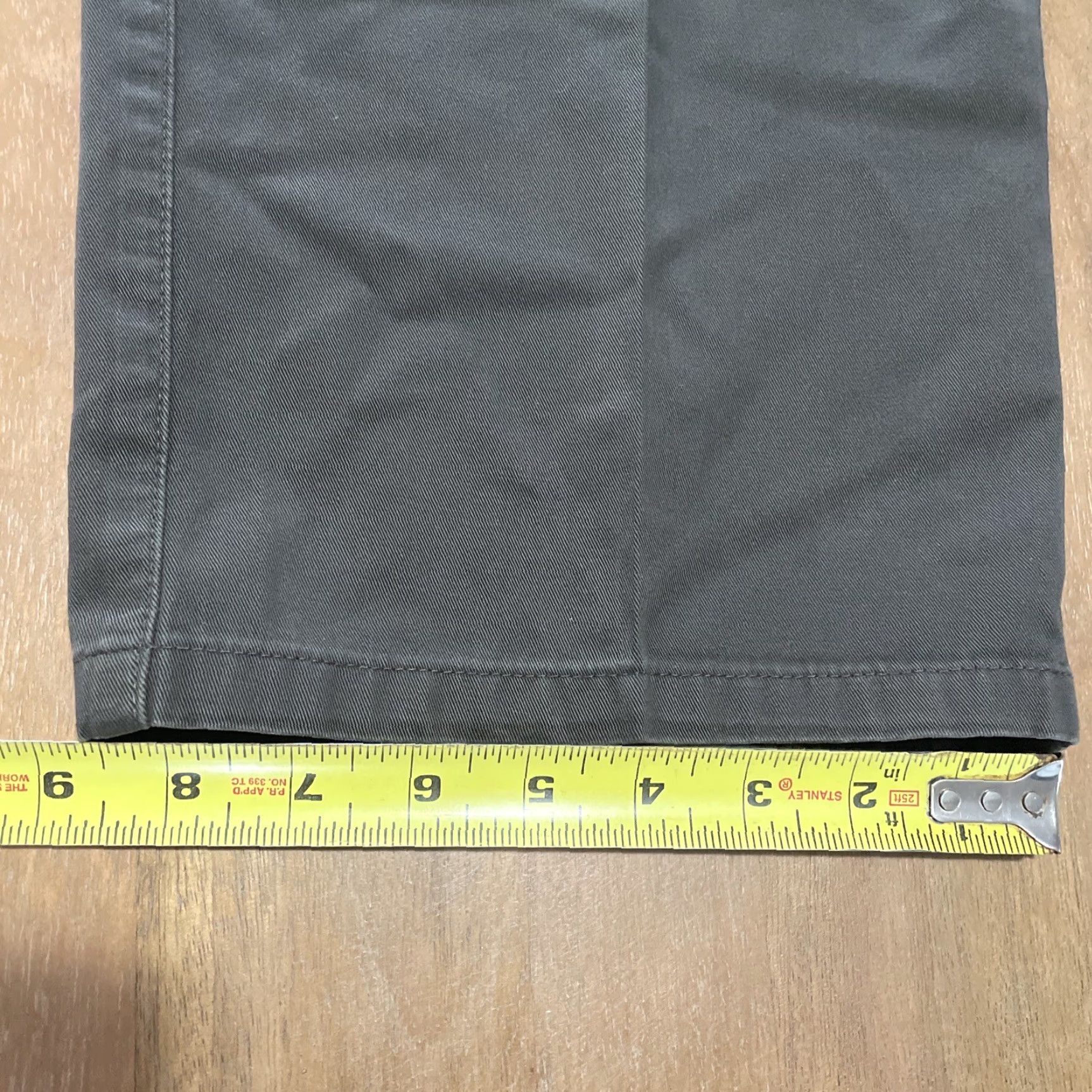 Ermenegildo Zegna Ermenegildo Zegna Chino Pants Men 37x28 Dark Green Straight Leg Flat Front Italy Chino Pants Men 37 Green Straight Front 5-Pocket Baggy? Size US 37 - 7 Thumbnail