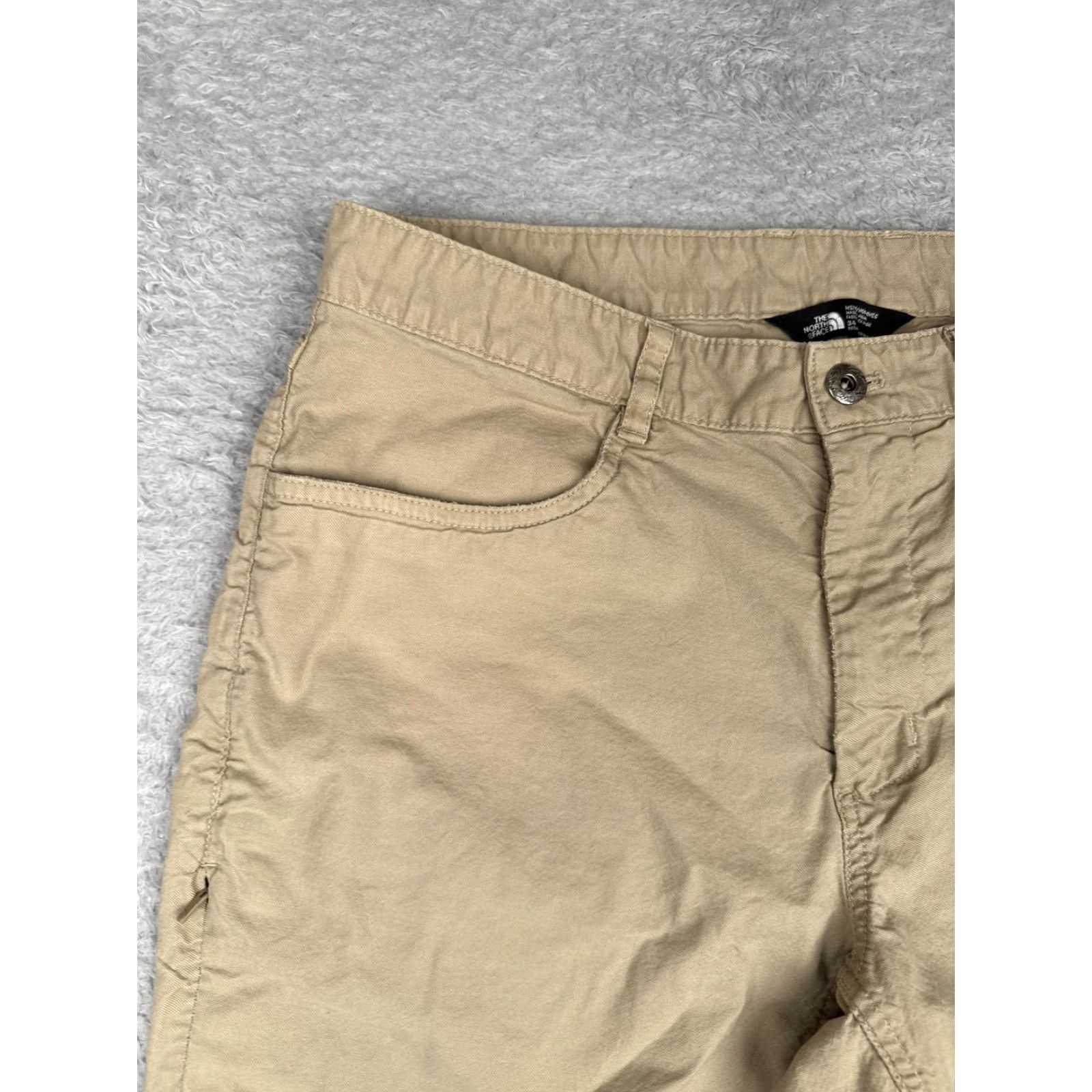 The North Face The North Face Shorts Mens 34 Khaki Beige Chino Flat Front Casual Zip Pockets Hem Tear Flaw Size US 34 / EU 50 - 4 Thumbnail