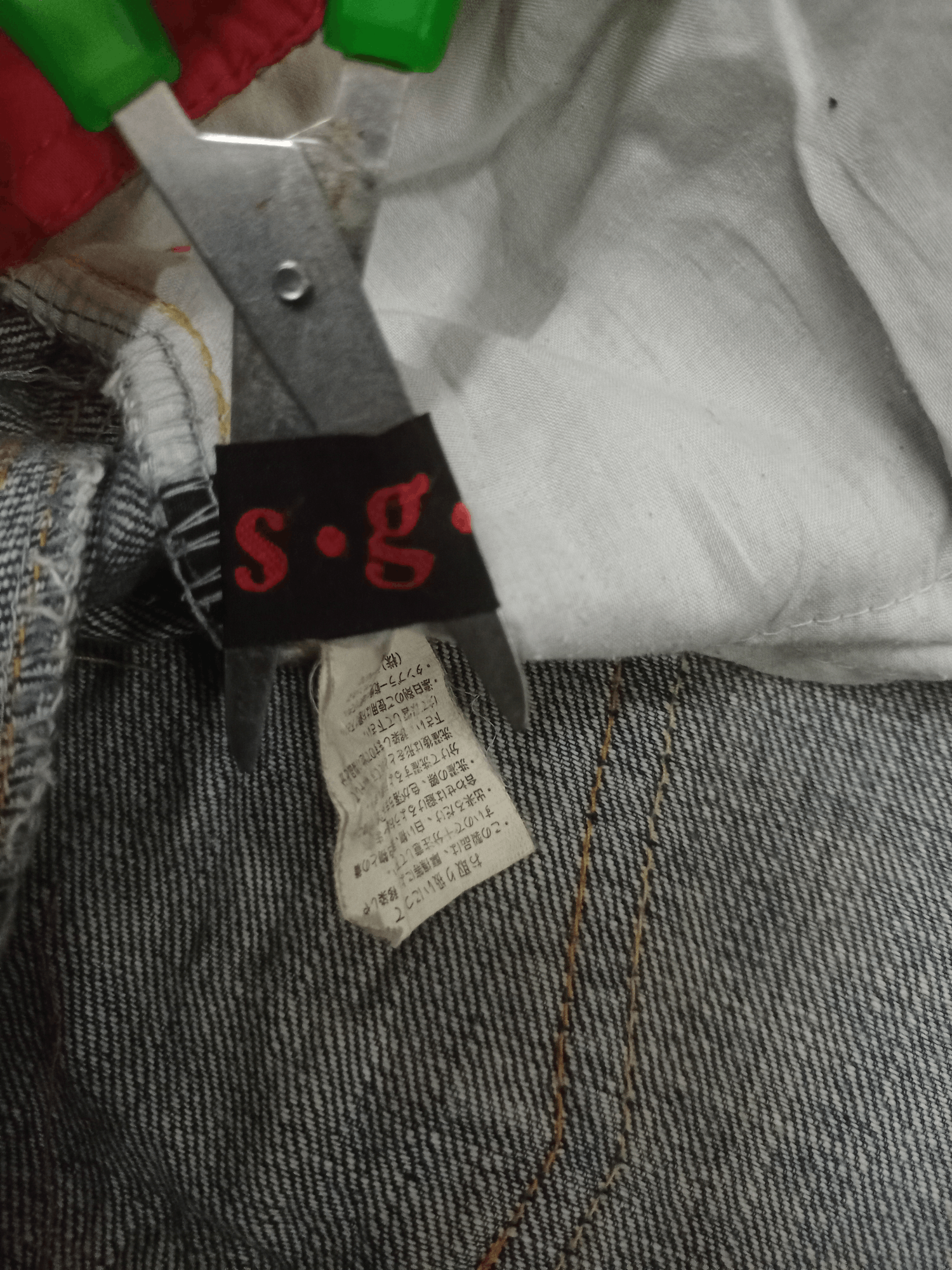 Japanese Brand Vintage Japanese Brand Blue Wash Distress Baggy Jean Shorts Size US 34 / EU 50 - 13 Thumbnail