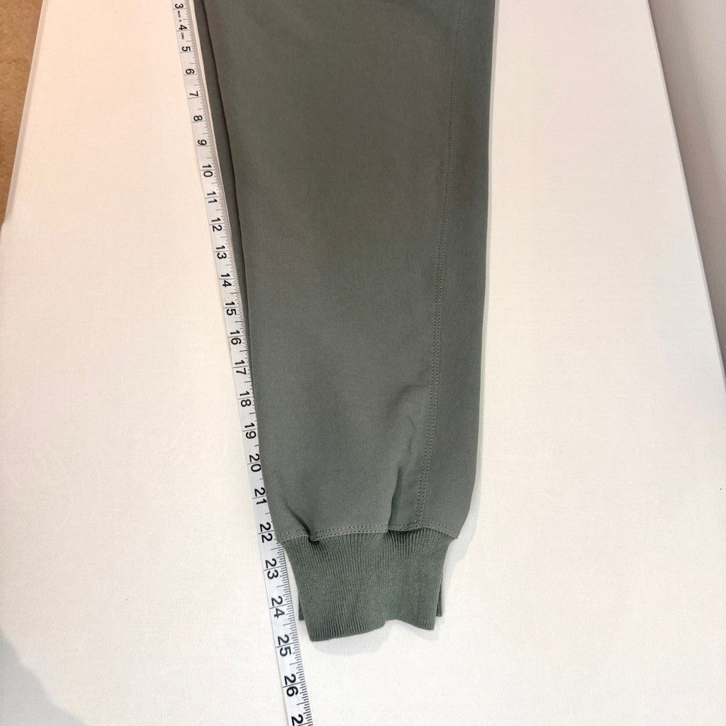 Aritzia Women's Wilfred Jogger Buffon Pants Size XS Green Crepe Size 25" / US 0 / IT 36 - 12 Thumbnail