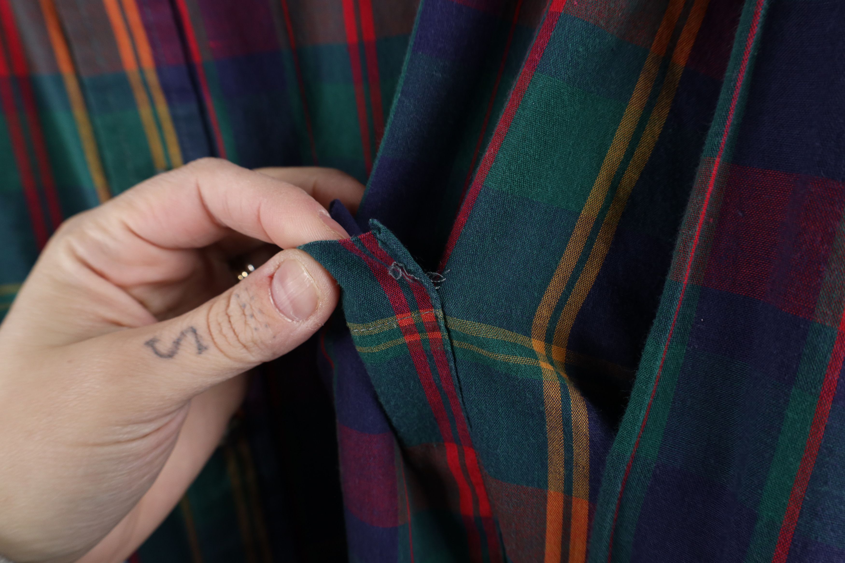 Vintage Vintage 90s Streetwear Plaid Collared Button Down Shirt Size US XL / EU 56 / 4 - 5 Thumbnail