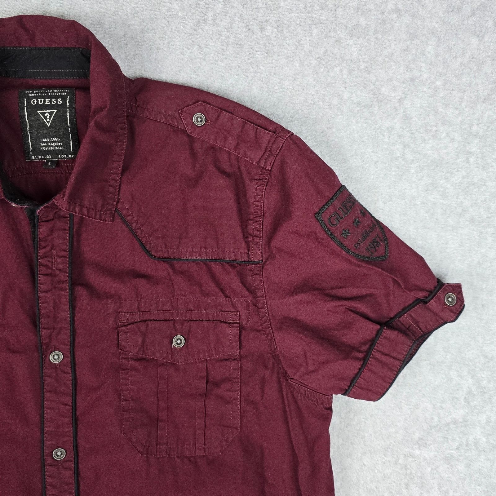 Guess Guess Large Maroon Shirt Black Stitched Logo Sleeve Patch Size US L / EU 52-54 / 3 - 6 Thumbnail