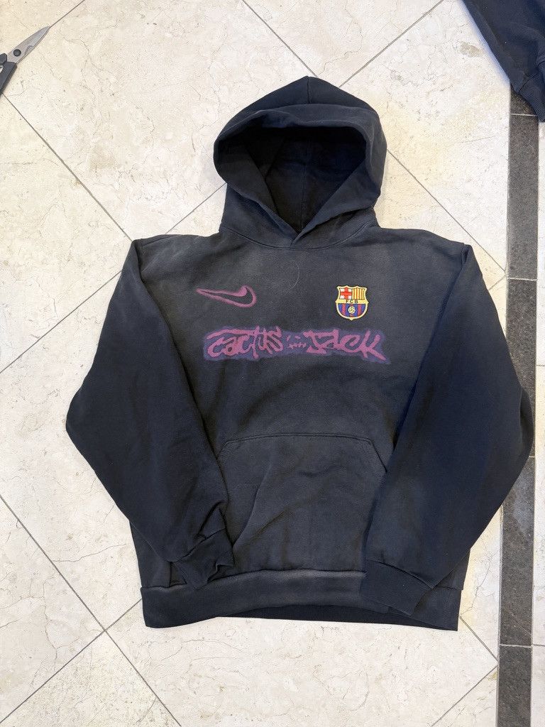 Nike × Travis Scott Travis Scott x Nike x FC Barcelona Spray Logo Hoodie Black Size US L / EU 52-54 / 3 - 1 Thumbnail