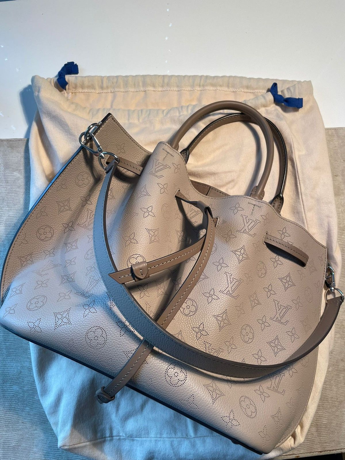 Louis Vuitton Louis Vuitton Monogram Mahina Galet Size ONE SIZE - 3 Thumbnail