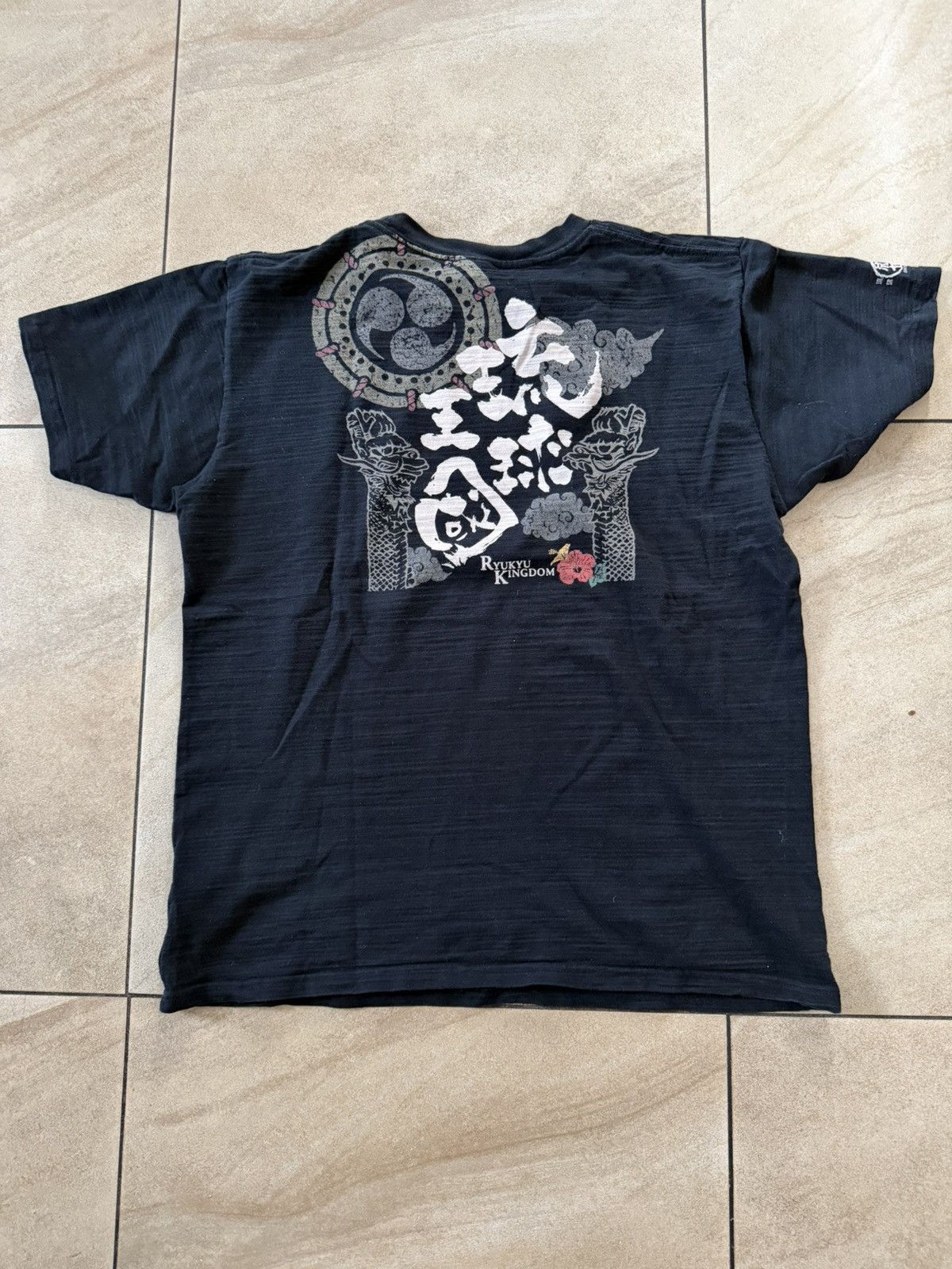 Other Vintage Japanese Ryukyu Kingdom T-Shirt Size US XL / EU 56 / 4 - 1 Thumbnail