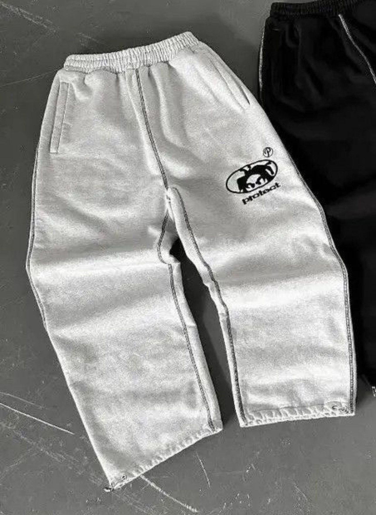 Japanese Brand Y2K Baggy Grey Sweatpants Size US 32 / EU 48 - 2 Thumbnail