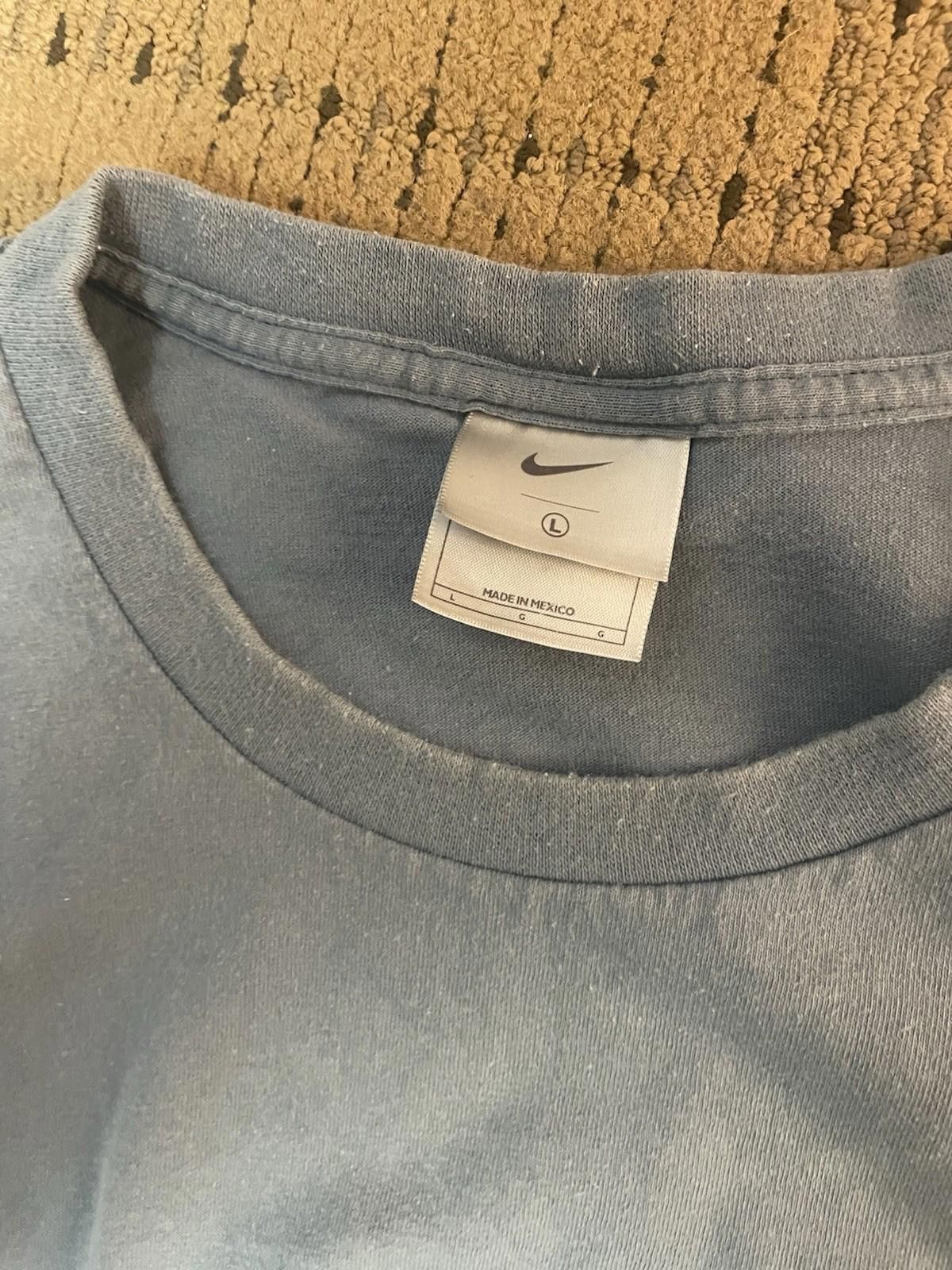 Nike Vintage 90s Nike Swoosh Tee Mens L Blue Embroidered Faded Size US L / EU 52-54 / 3 - 4 Thumbnail