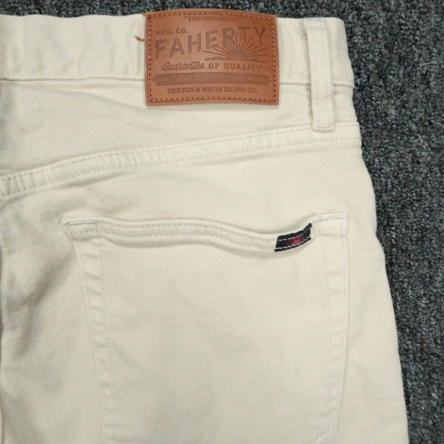 Faherty Faherty Jeans Mens 31x32 Stone Ivory 5-Pocket Straight Denim Cotton Stretch Regular Closure: Button, Zip Vintage: No Adult Mens Jeans Size US 31 - 7 Thumbnail