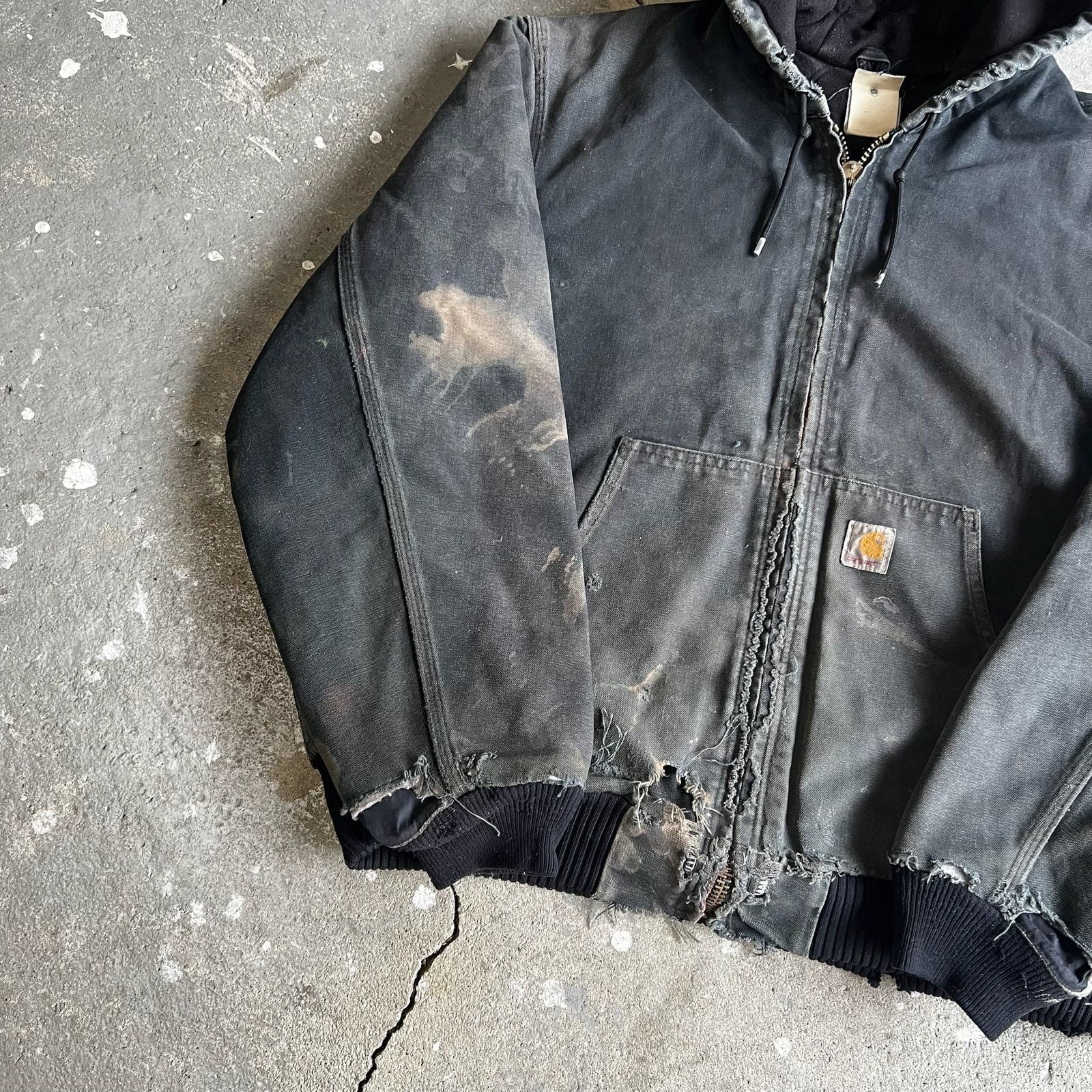 Carhartt × Vintage Carhartt J130 BLK black faded hooded work wear jacket Size US M / EU 48-50 / 2 - 12 Thumbnail