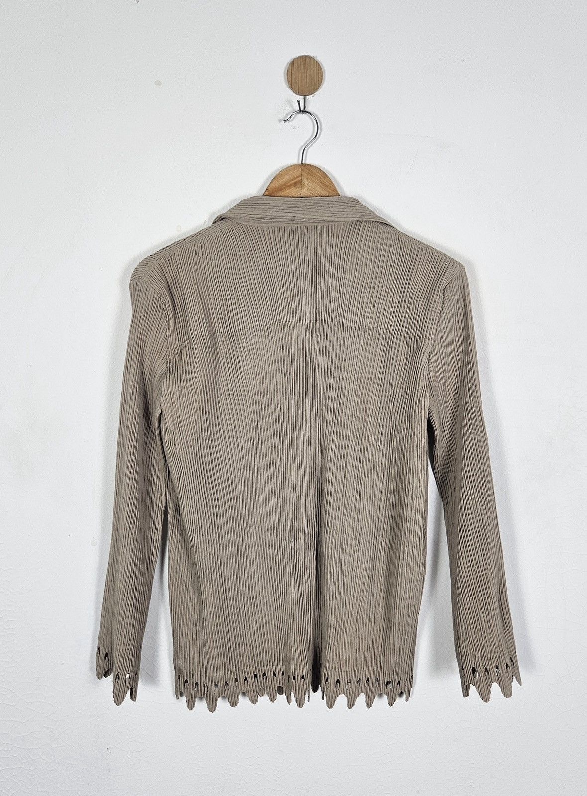 Pleats Please Issey Miyake Pleats Please Issey Miyake plissé shirt Size M / US 6-8 / IT 42-44 - 3 Thumbnail