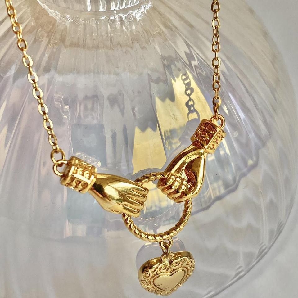 Galeries Lafayette ✨ Gold Necklace ✨ Love hands Size ONE SIZE - 5 Thumbnail