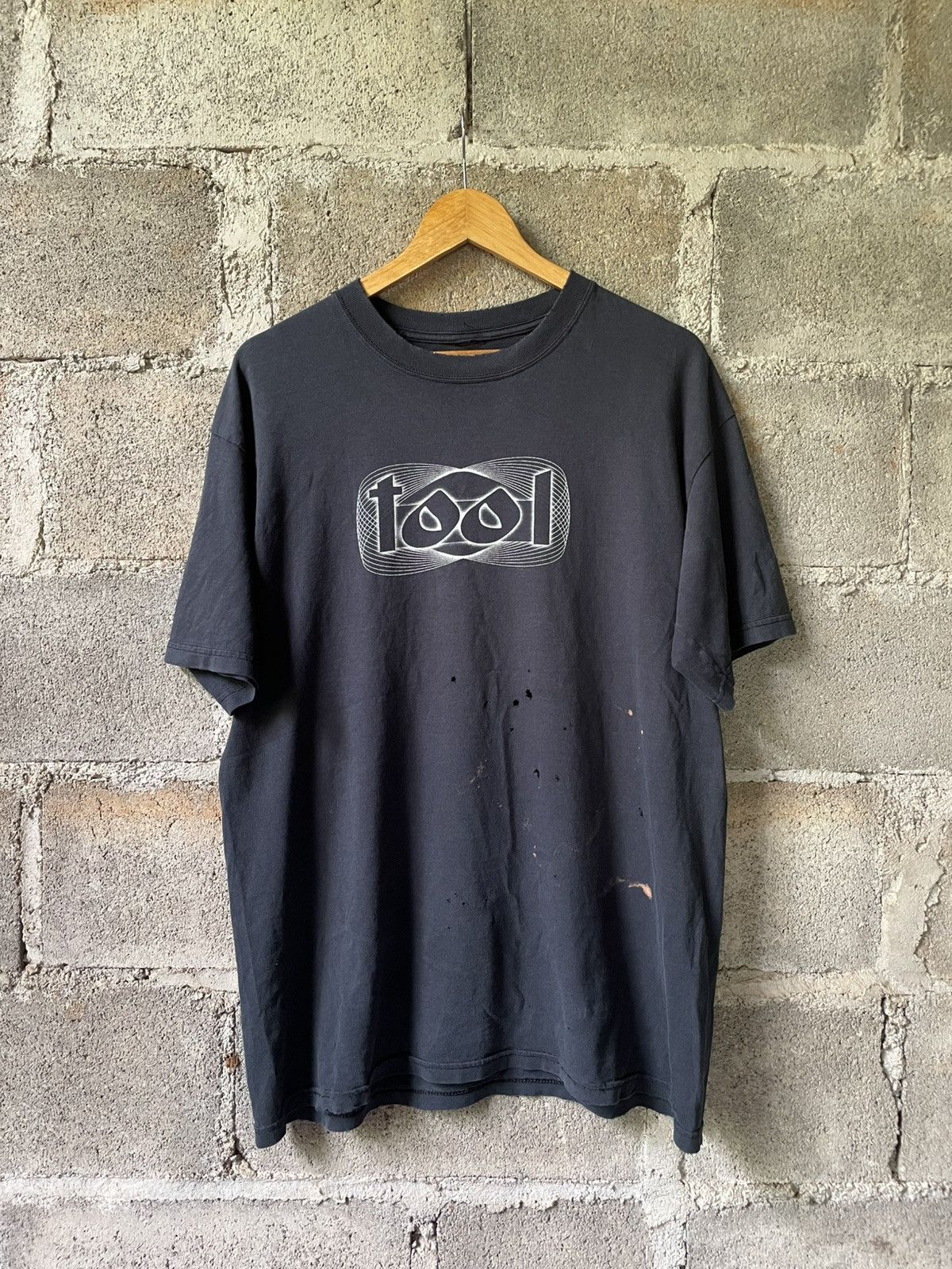 トップス TOOL vintage faded graphic rock band tee TOOL vintage faded graphic rock band tee