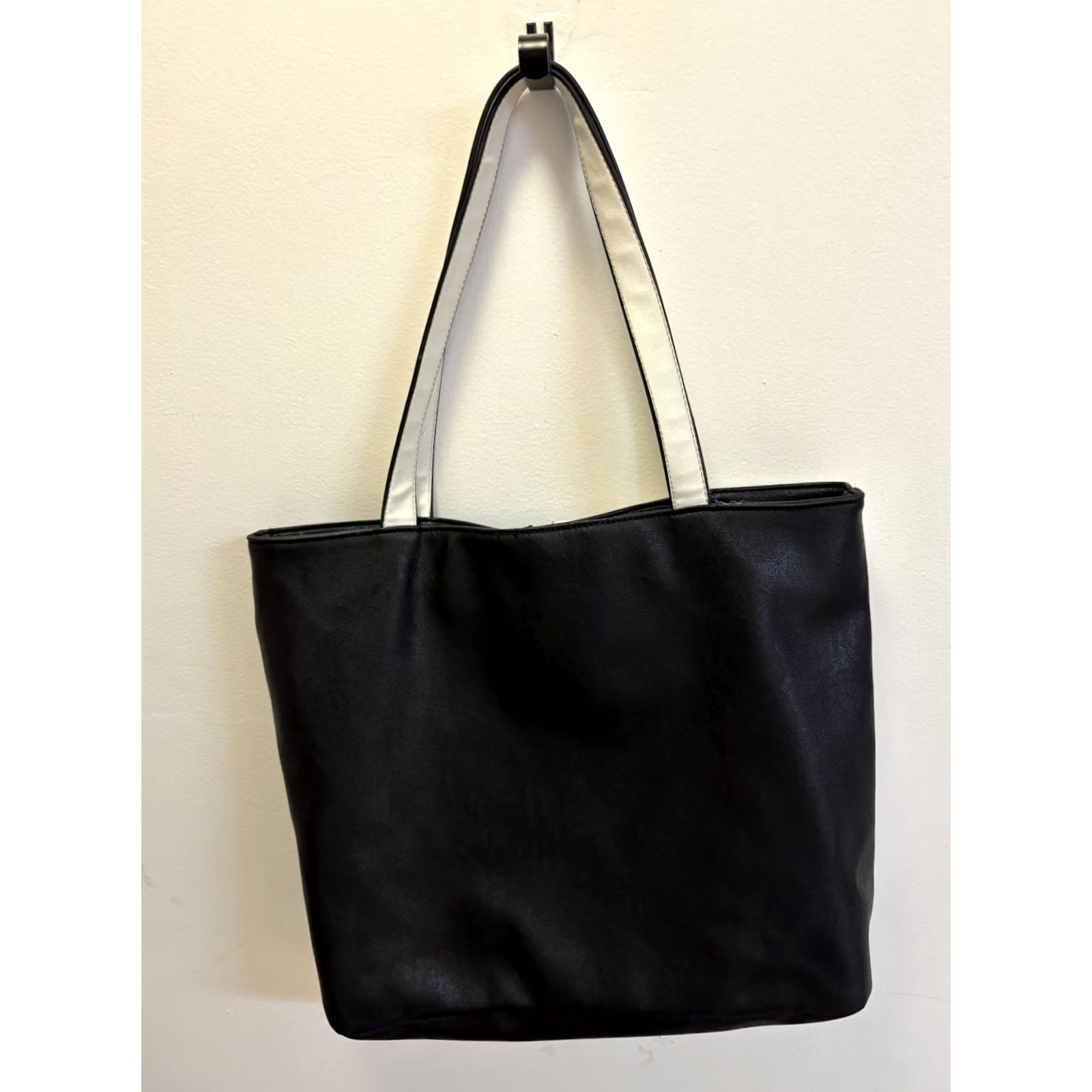 Kenneth Cole KENNETH COLE REACTION Purse Satchel Bag White & Black Zip - 25932 Satchel/Top Handle Bag Womens Luggage & Bags Size ONE SIZE - 3 Thumbnail
