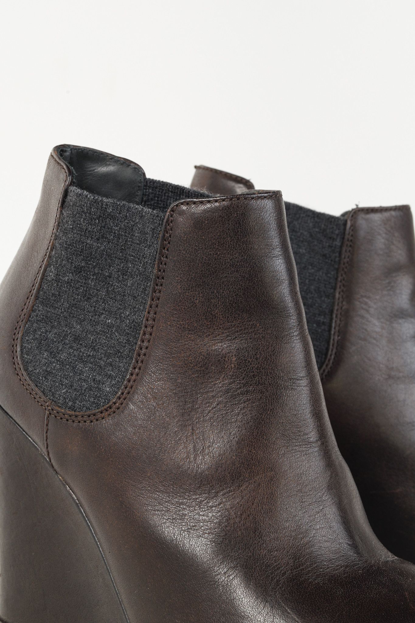 Brunello Cucinelli Brunello Cucinelli Leather Grosgrain Trim Chelsea Boots Size US 6.5 / IT 36.5 - 6 Thumbnail