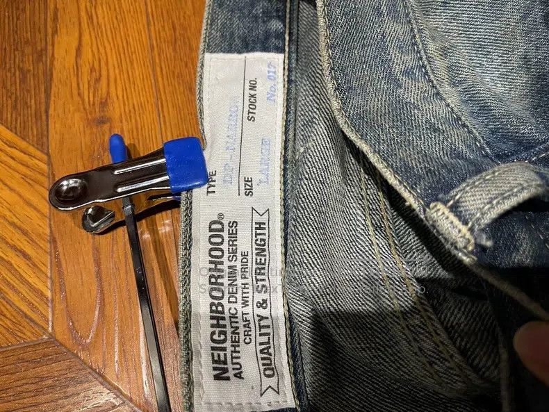 Neighborhood Neighborhood size L Jeans Size US 27 - 4 Thumbnail