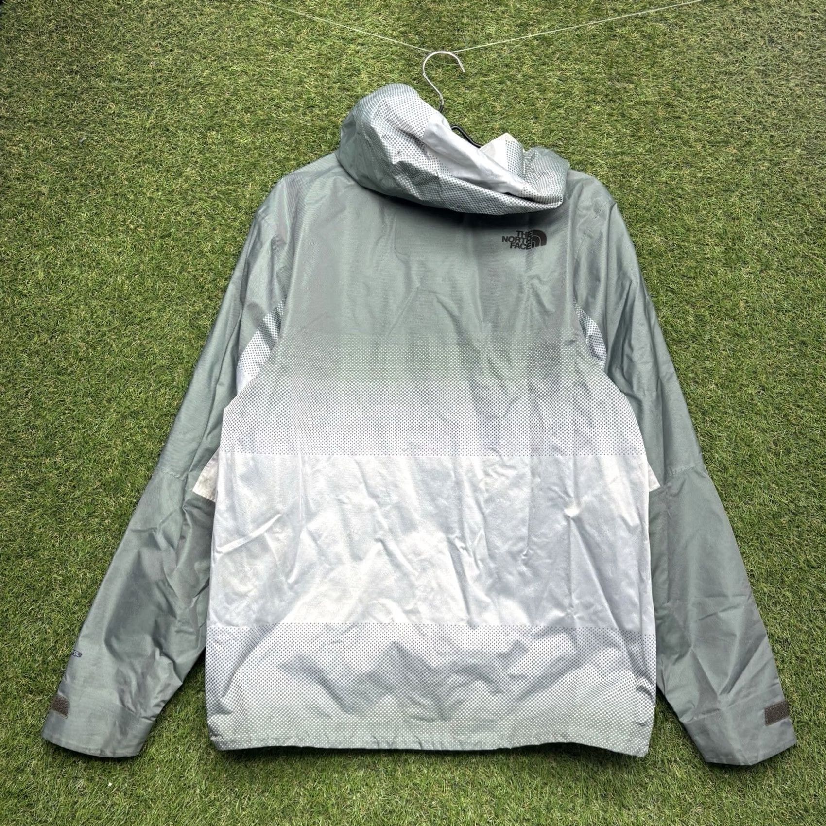 The North Face The North Face Fuseform Dot Matrix Jacket Mens Regular M Gray Lined Insulated Hiking Coat Size US M / EU 48-50 / 2 - 2 Thumbnail