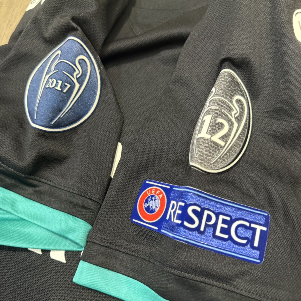 Adidas Real Madrid 17/18 away shirt #4 Sergio ramos Size US M / EU 48-50 / 2 - 4 Thumbnail