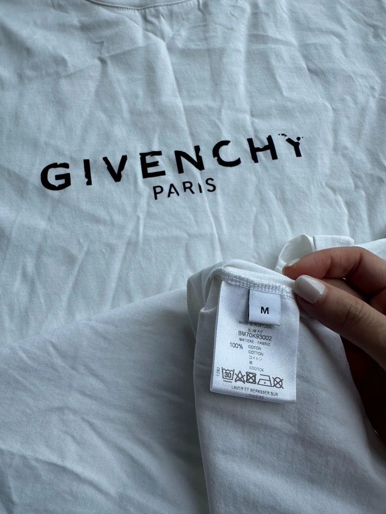 Givenchy Givenchy Distressed Letter Logo White Short Sleeve T-Shirt Size US M / EU 48-50 / 2 - 3 Thumbnail