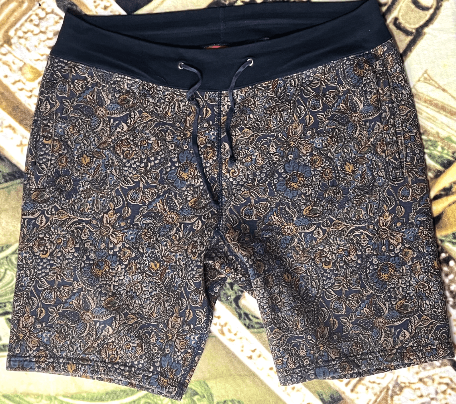 パンツ SUPREME 11AW  PAISLEY SWEAT SHORT  NAVY Supreme Supreme Paisley Sweat Shorts 2011 Blue Navy L | Grailed