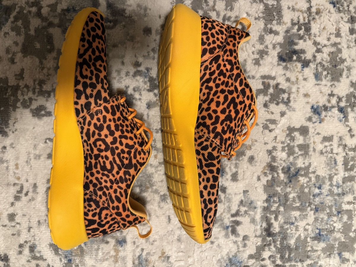 Nike Nike Roshe Run ‘Orange Leopard’ Size US 10 / EU 43 - 3 Thumbnail