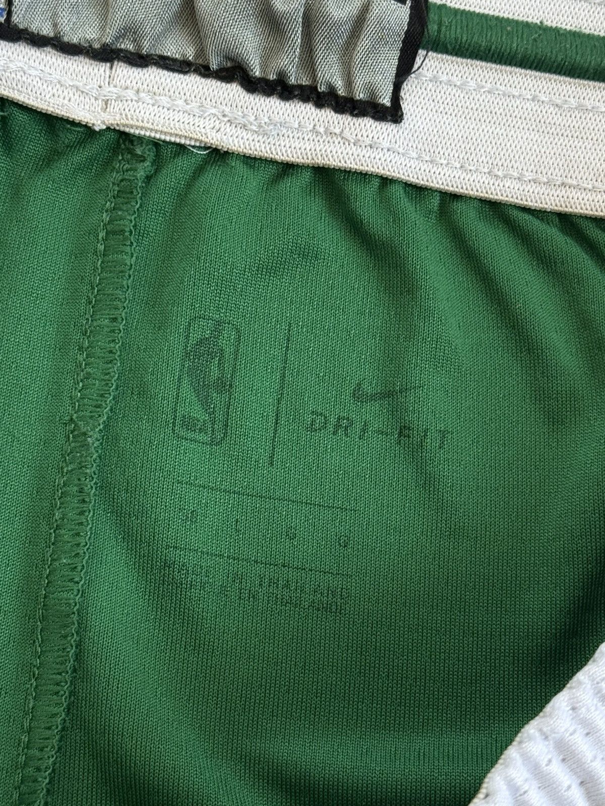 Nike Nike Boston Celtics L/size NBA green shorts 🩳 Size US 34 / EU 50 - 8 Thumbnail