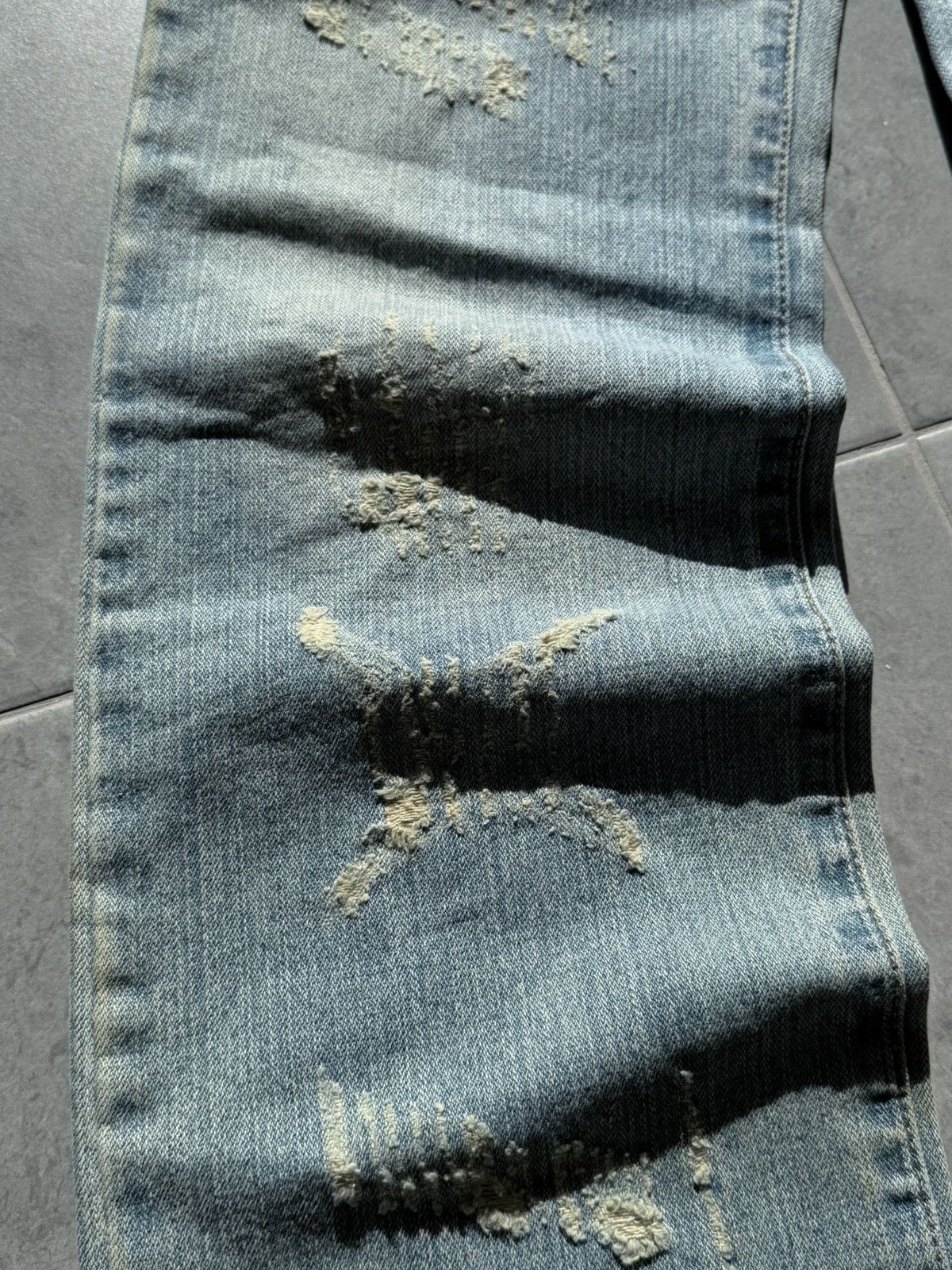 Dolce & Gabbana 2000s Dolce & Gabbana Distressed Washed Denim Jeans Size US 31 - 4 Thumbnail