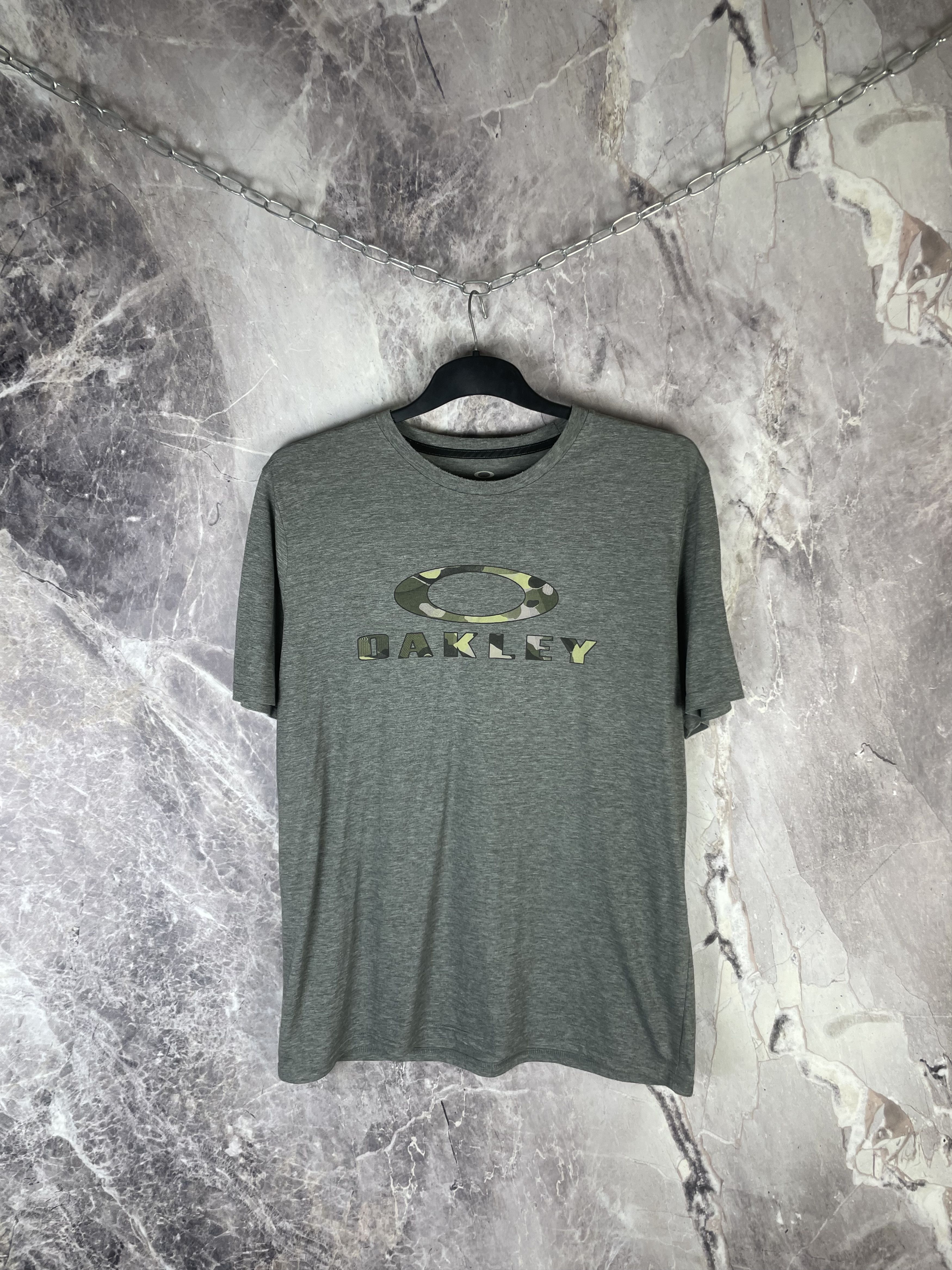 Oakley Oakley Vintage Mens Crew Neck T-Shirt Y2k Size US XL / EU 56 / 4 - 2 Thumbnail