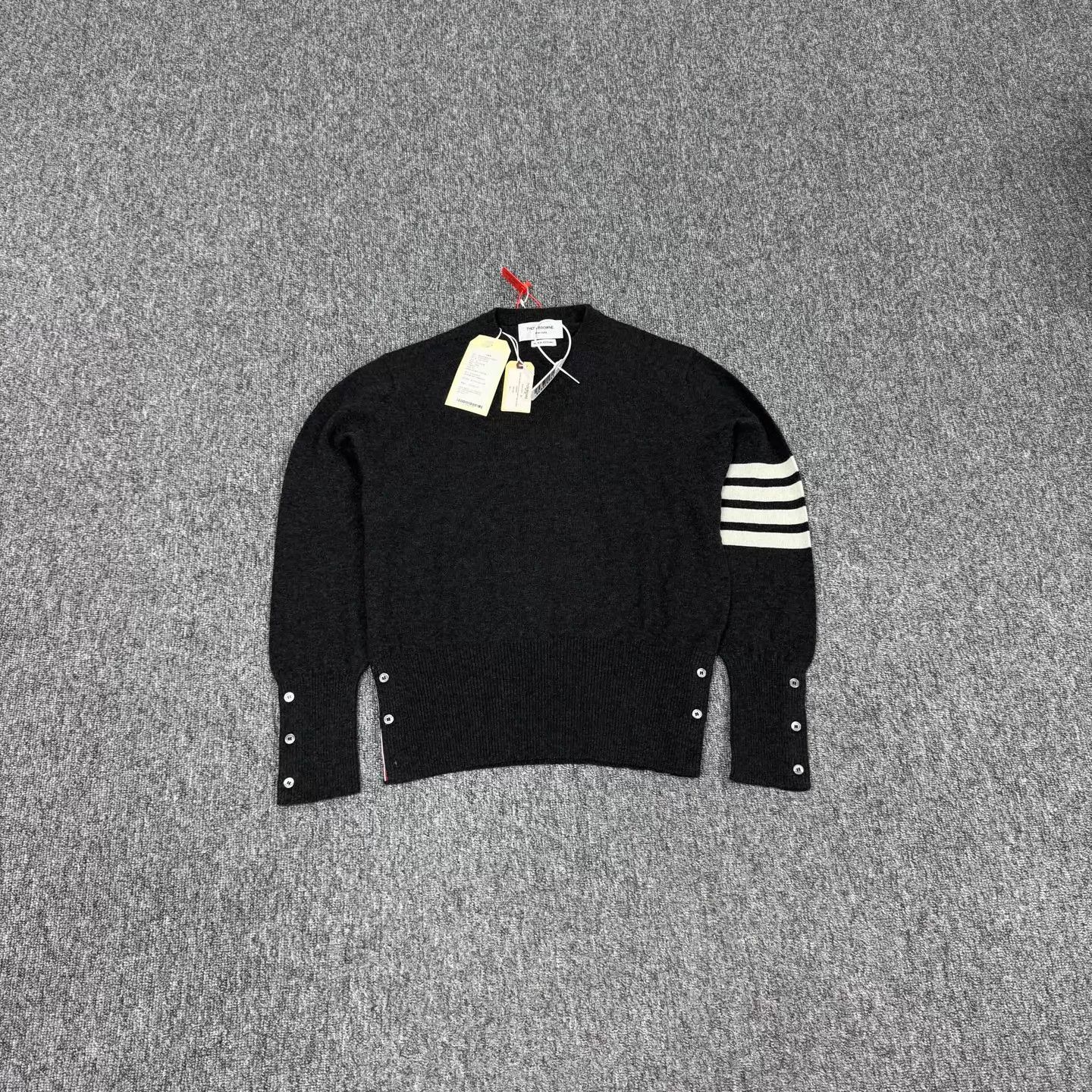 Thom Browne TB Four-Stripe Wool-Knit Sweater Size 3 New w/ Tags Size US L / EU 52-54 / 3 - 1 Thumbnail