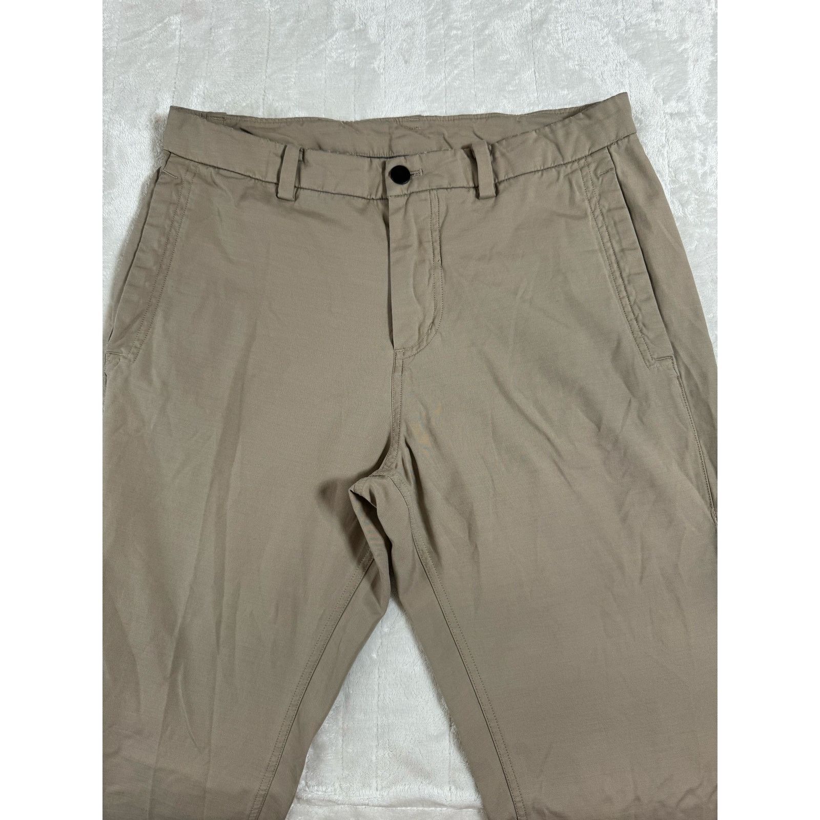 Lululemon Lululemon Men's Khaki Jogger Hiking Casual Pants Size 32 Size US 32 / EU 48 - 1 Thumbnail