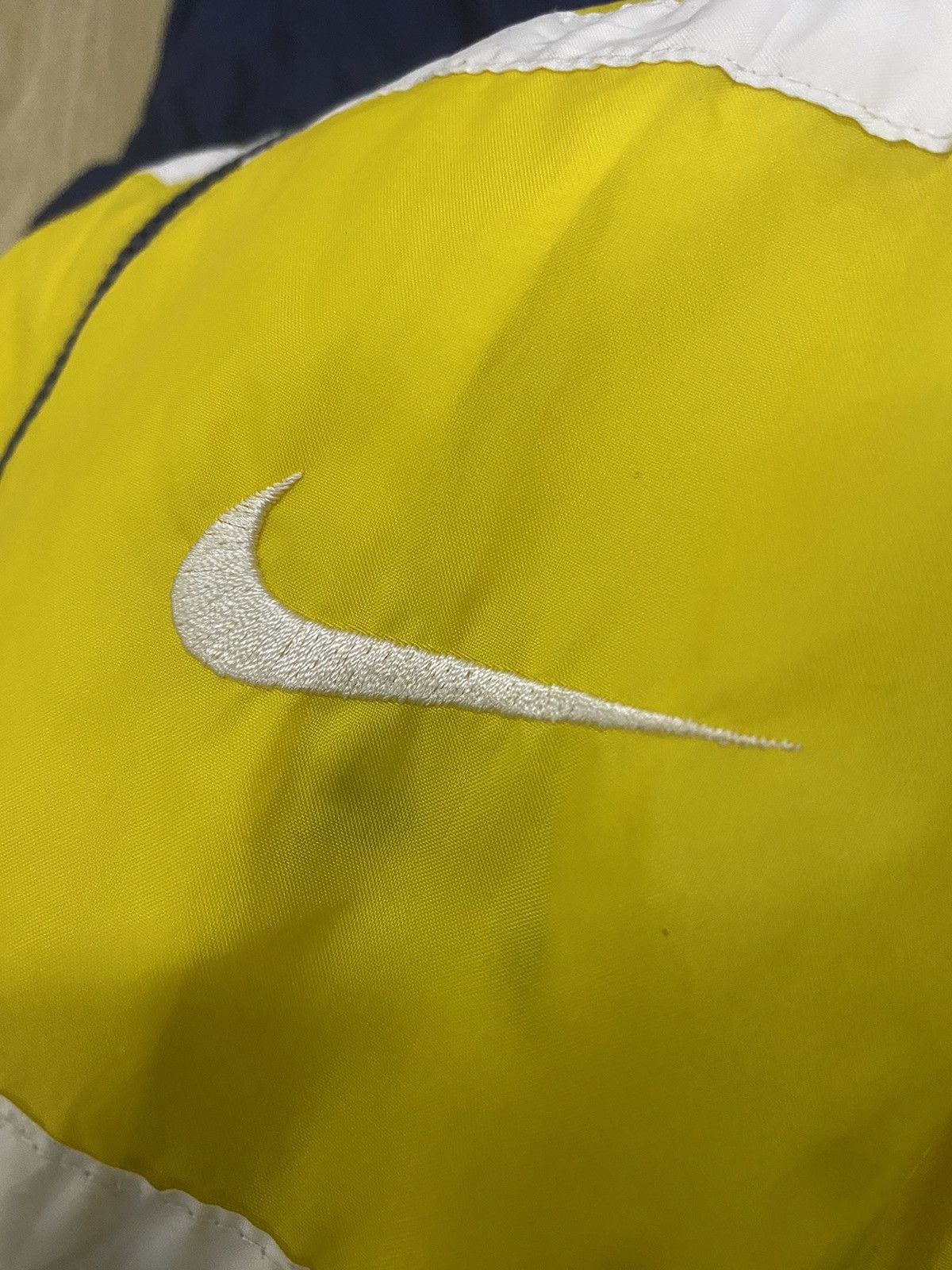 Nike × Vintage Vintage Nike swoosh logo windbreaker jacket Size US L / EU 52-54 / 3 - 9 Thumbnail