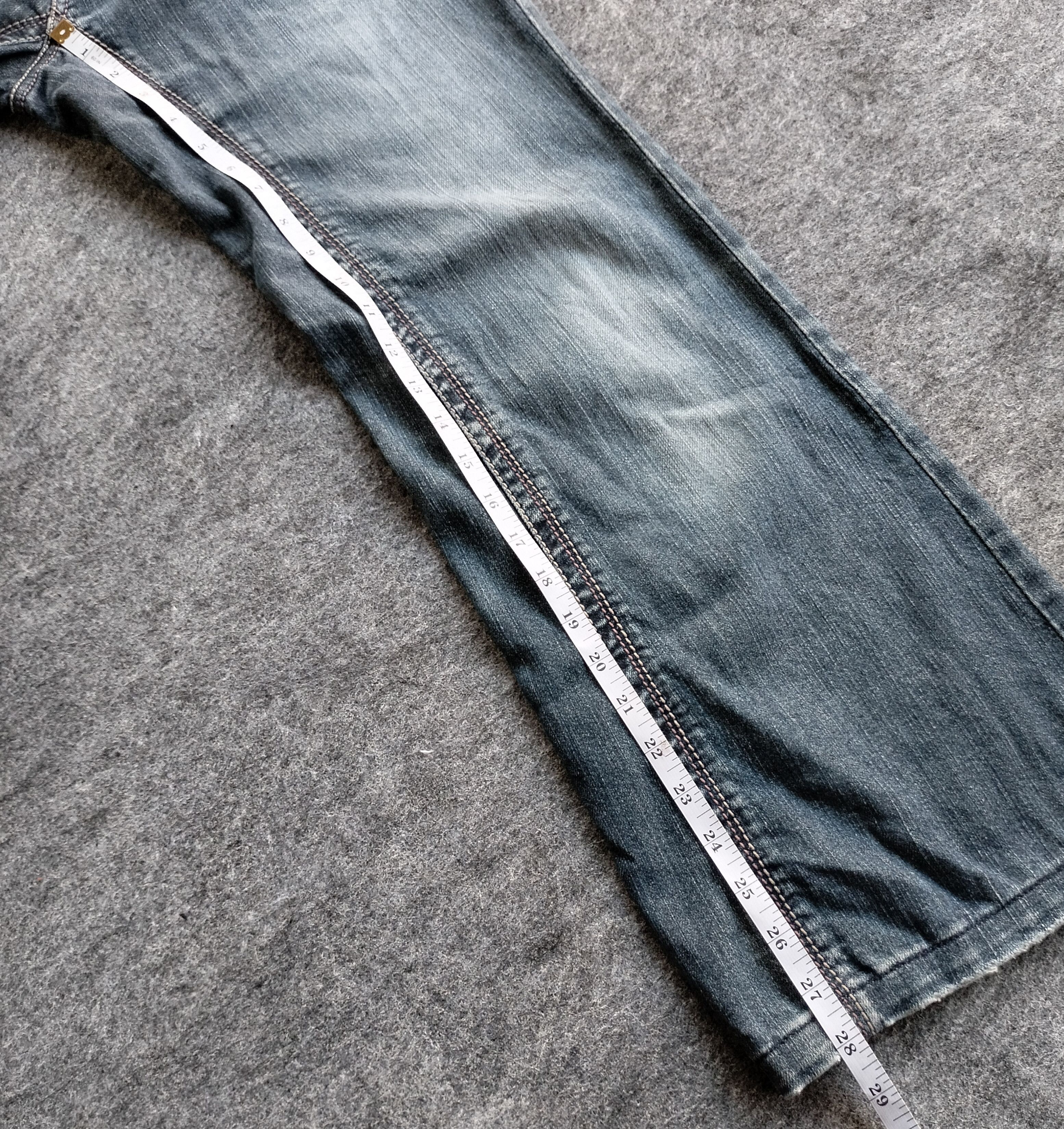 Tornado Mart Jouer aux echecs distressed flare jeans Size US 28 / EU 44 - 14 Thumbnail