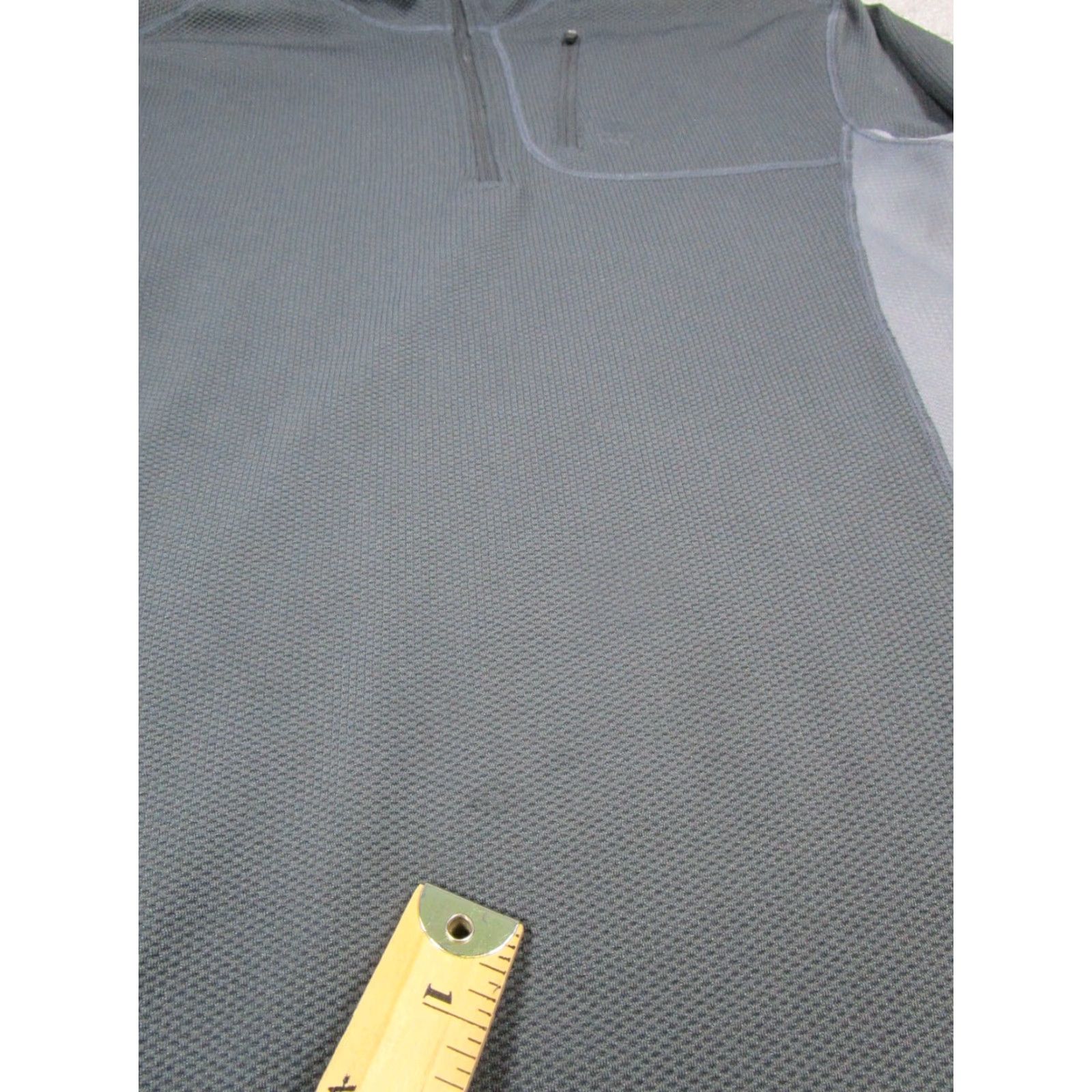 Nike VINTAGE Nike Dri-Fit Sweater Mens Medium Gray Nike Dri-Fit Running Mock Zip Pullover Mens Gray 90s? Size US M / EU 48-50 / 2 - 5 Thumbnail