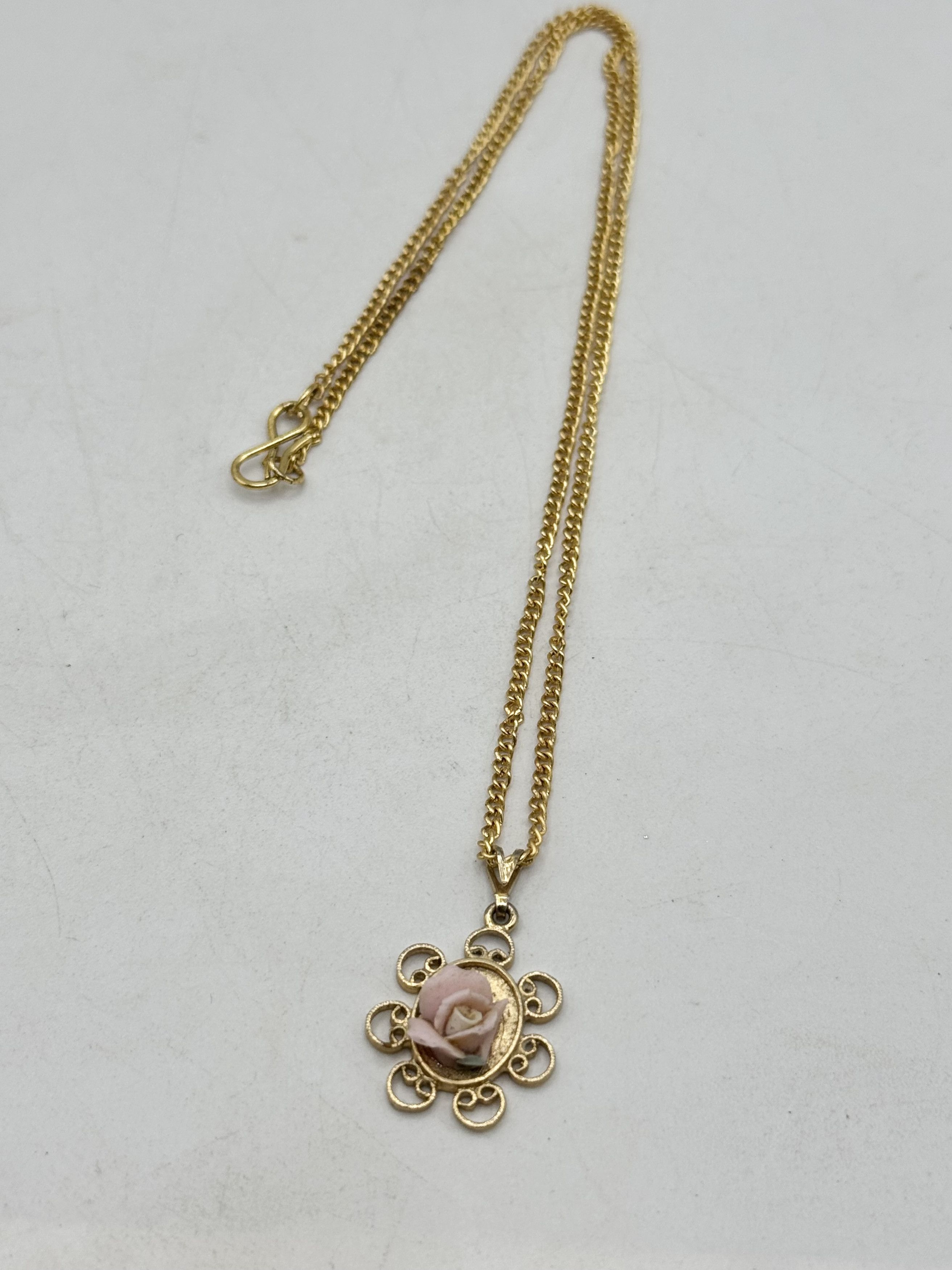 Vintage Vintage porcelain flower charm necklace Size ONE SIZE - 3 Thumbnail