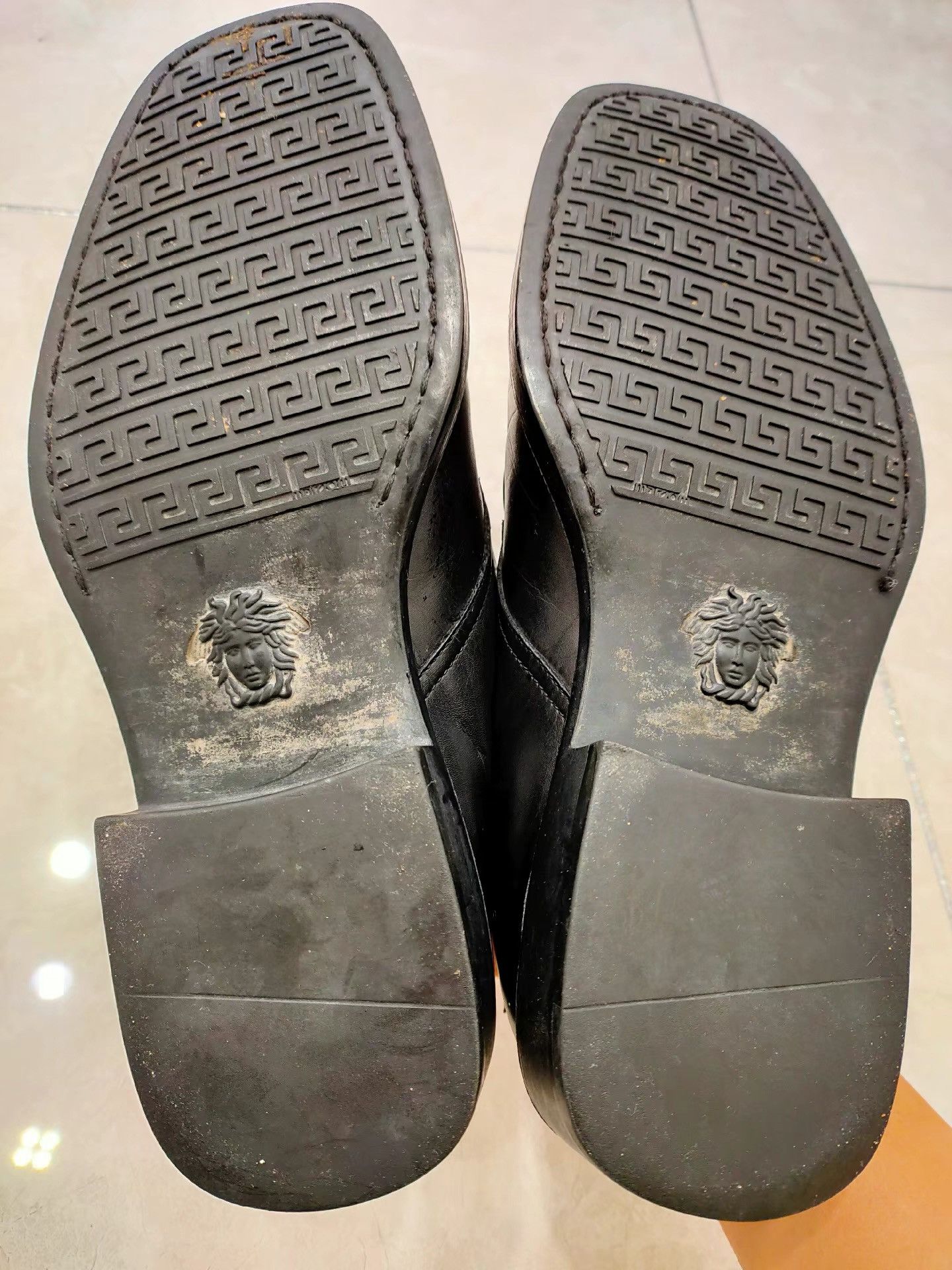 Versace Versace Men's Black Top Layer Cowhide Leather Shoes K29 Size US 6 / EU 39 - 8 Thumbnail