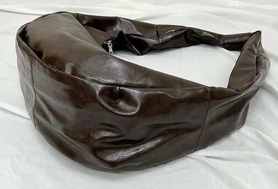 Japanese Brand Avant garde retro oversized shiny faux leather hobo bag Size ONE SIZE - 6 Thumbnail