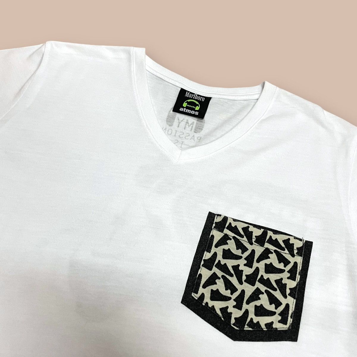 atmos Atmos X Marlboro Spell Out Big Logo Pocket V Collar Tee Size US M / EU 48-50 / 2 - 4 Thumbnail