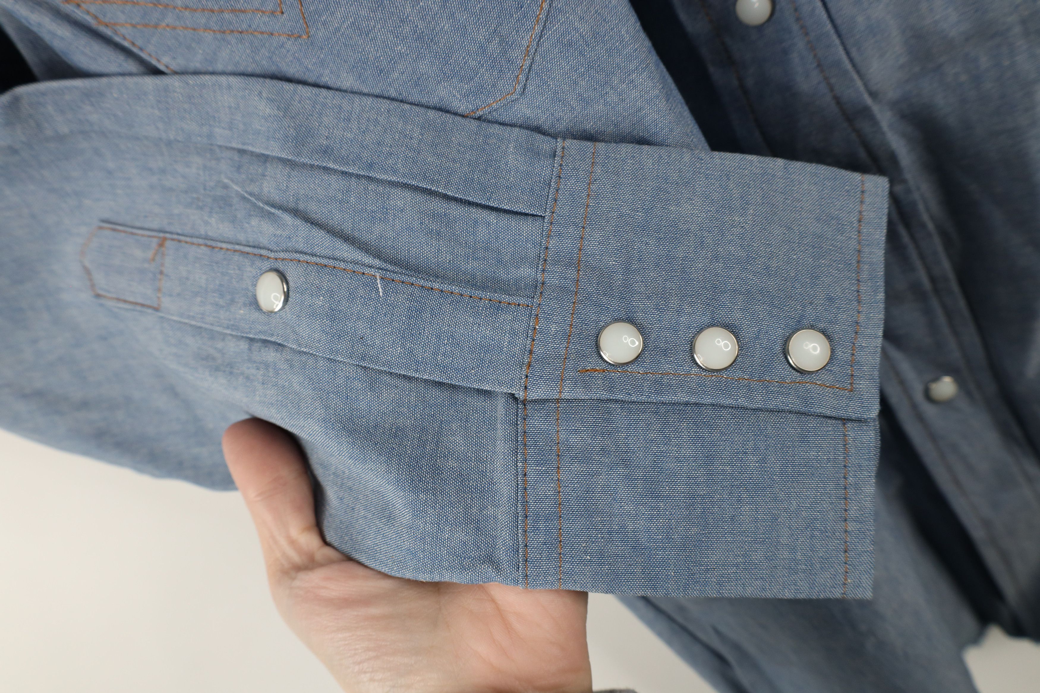 Vintage × Wrangler Deadstock Vintage 90s Wrangler Chambray Snap Button Shirt Size US M / EU 48-50 / 2 - 6 Thumbnail