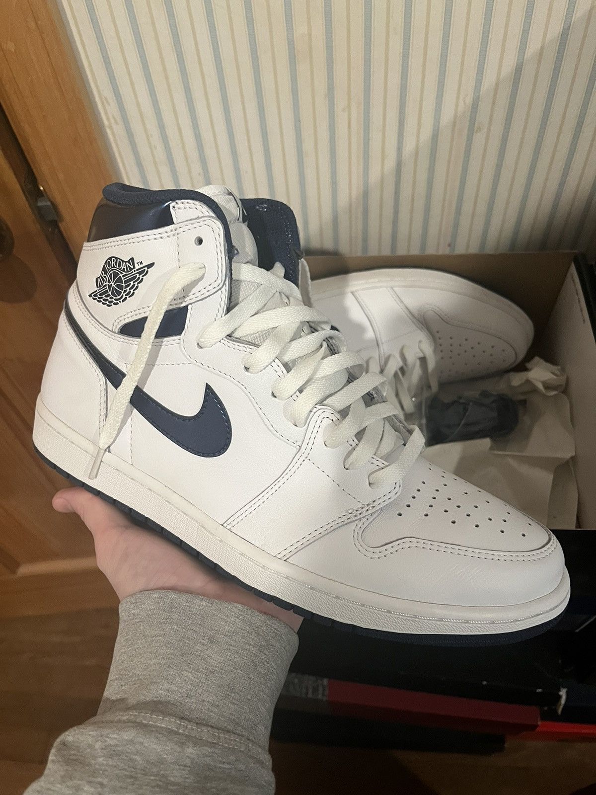 Jordan Brand Air Jordan 1 Retro Metallic Navy 2016 Size 11 Size US 11 / EU 44 - 1 Thumbnail