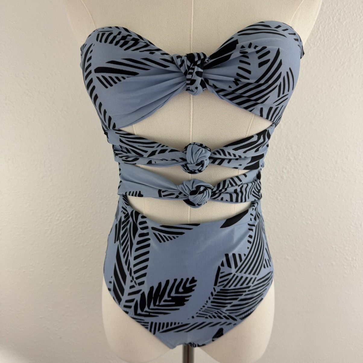 Other AERIE Blue Cheeky Strapless Triple Knot One Piece Swimsuit Size XS / US 0-2 / IT 36-38 - 6 Thumbnail