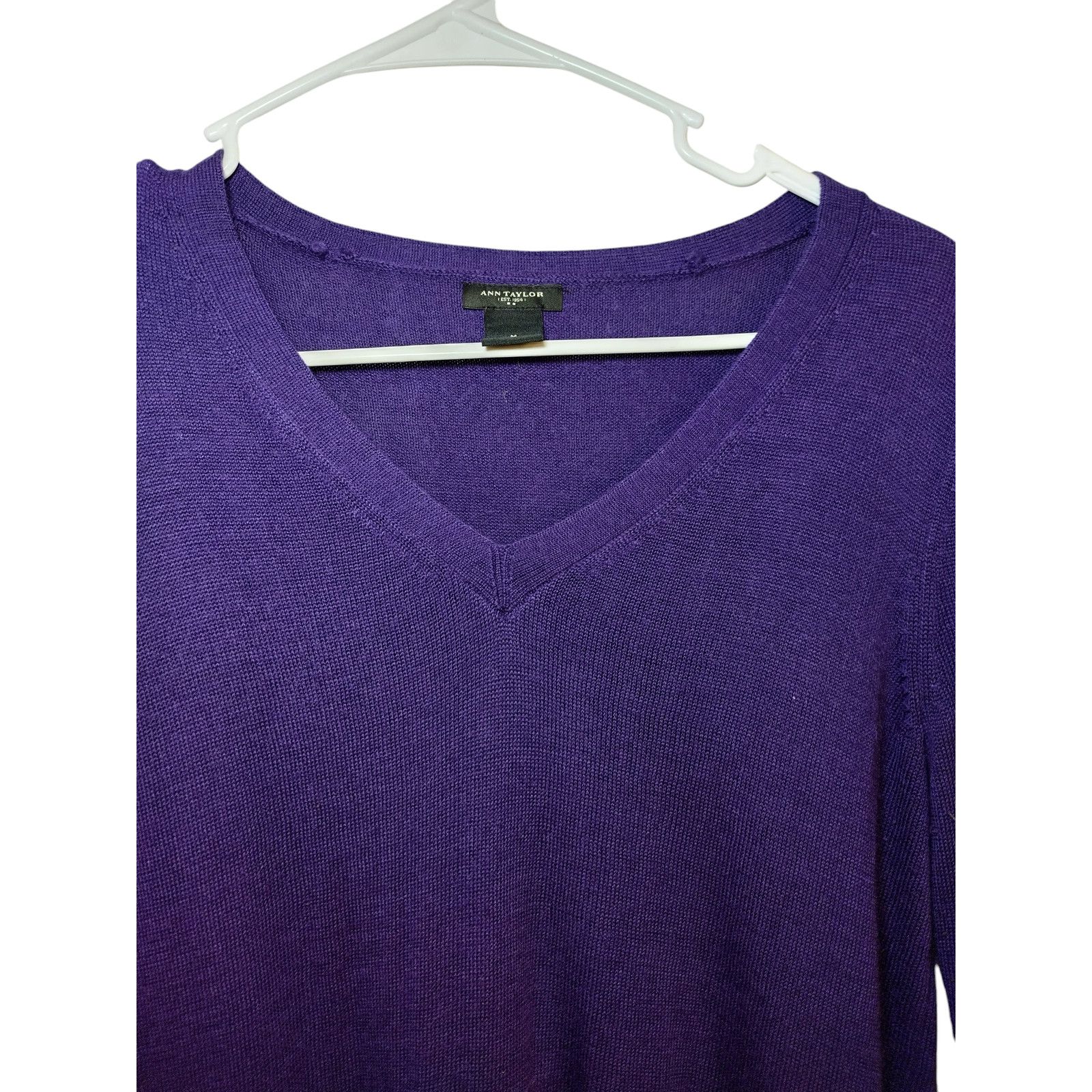 Ann Taylor Ann Taylor Sweater Long Sleeves V-Neck Knit Purple Size 4 Size S / US 4 / IT 40 - 5 Thumbnail