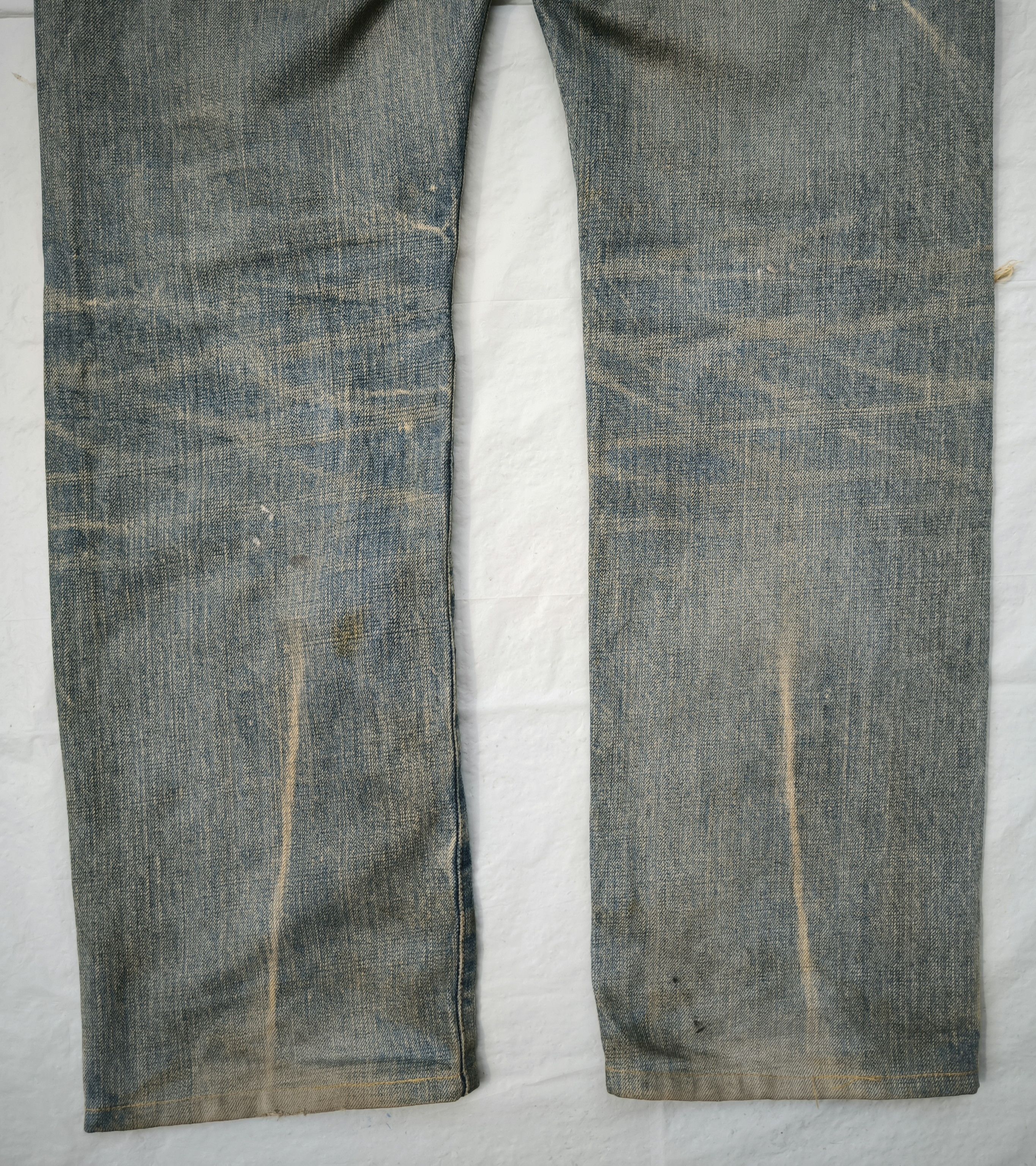 Spellbound SPELLBOUND distressed homeless relaxed jeans Size US 33 - 9 Thumbnail