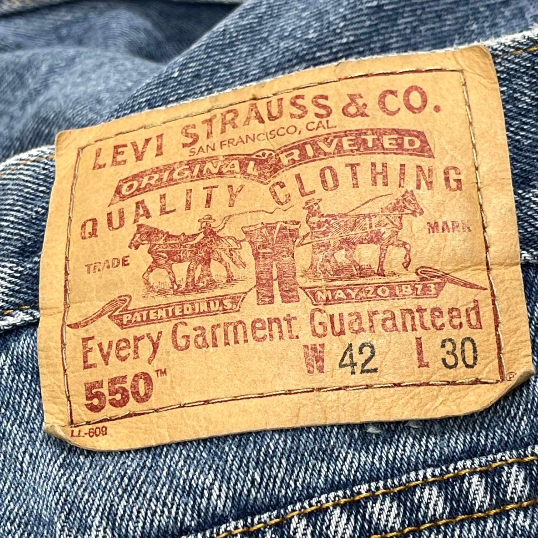 Levi's VINTAGE Levi's 550 Jeans Blue 42x29.5 100 Cotton Distress Hem Y2K Relaxed Men Medium Denim Jeans Size US 42 / EU 58 - 3 Thumbnail