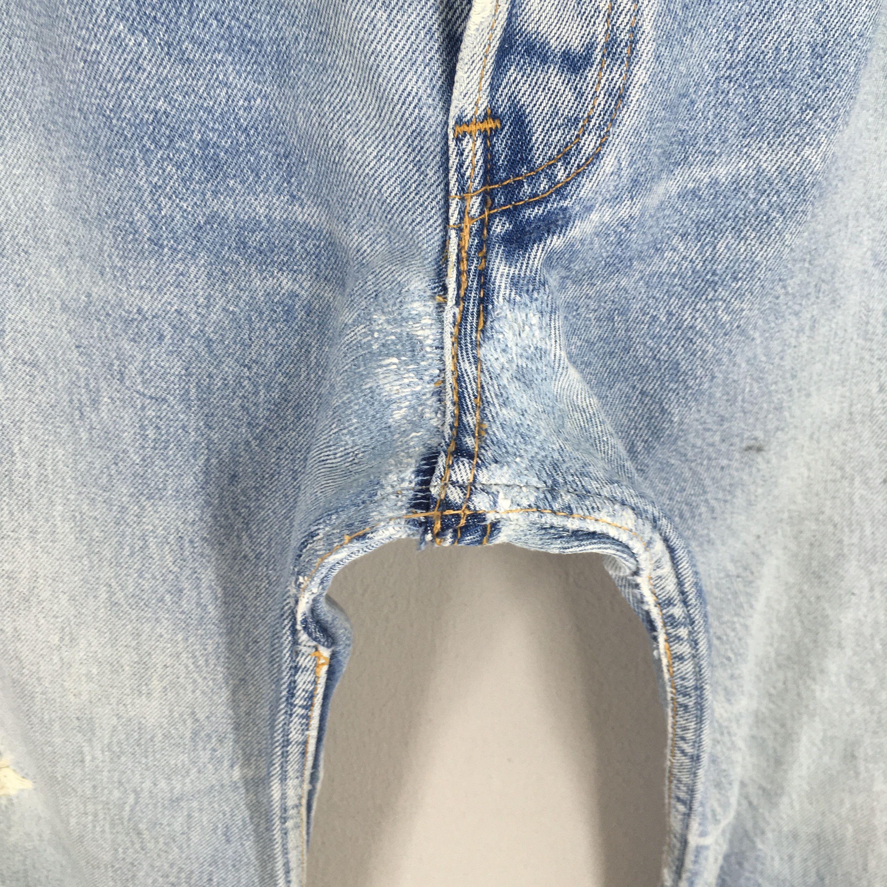 Size 32x32 Vintage 1990s Levi's 501 Faded Blue Jeans