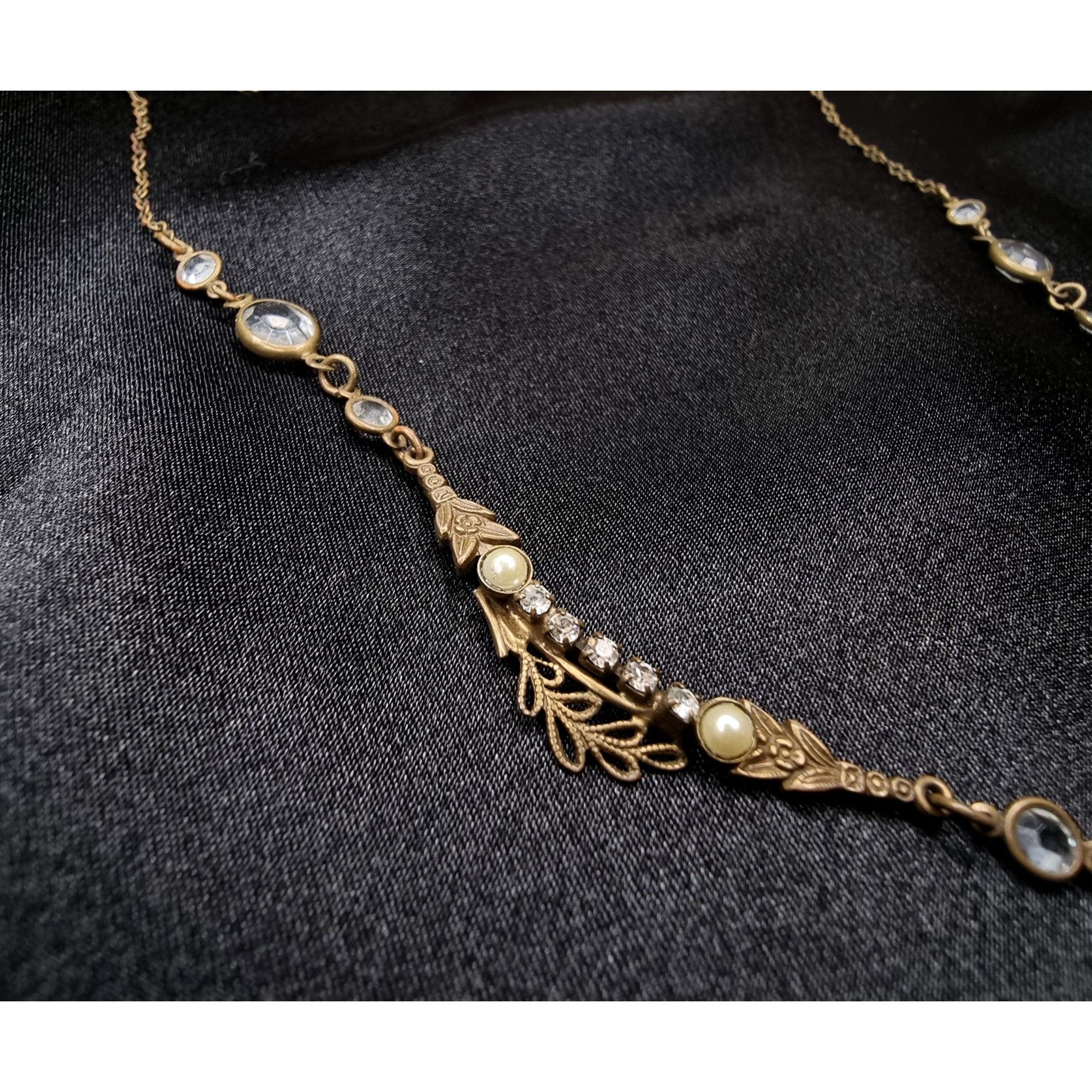 Vintage Rare Find SORRELLI Gold-Tone Necklace W/ Crystal Accents Size ONE SIZE - 5 Thumbnail
